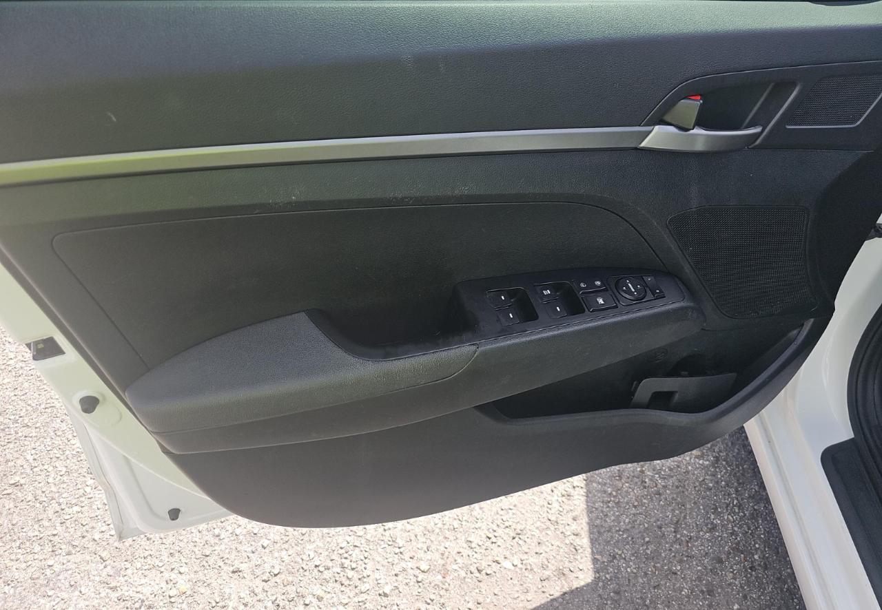Hyundai Elantra  2018