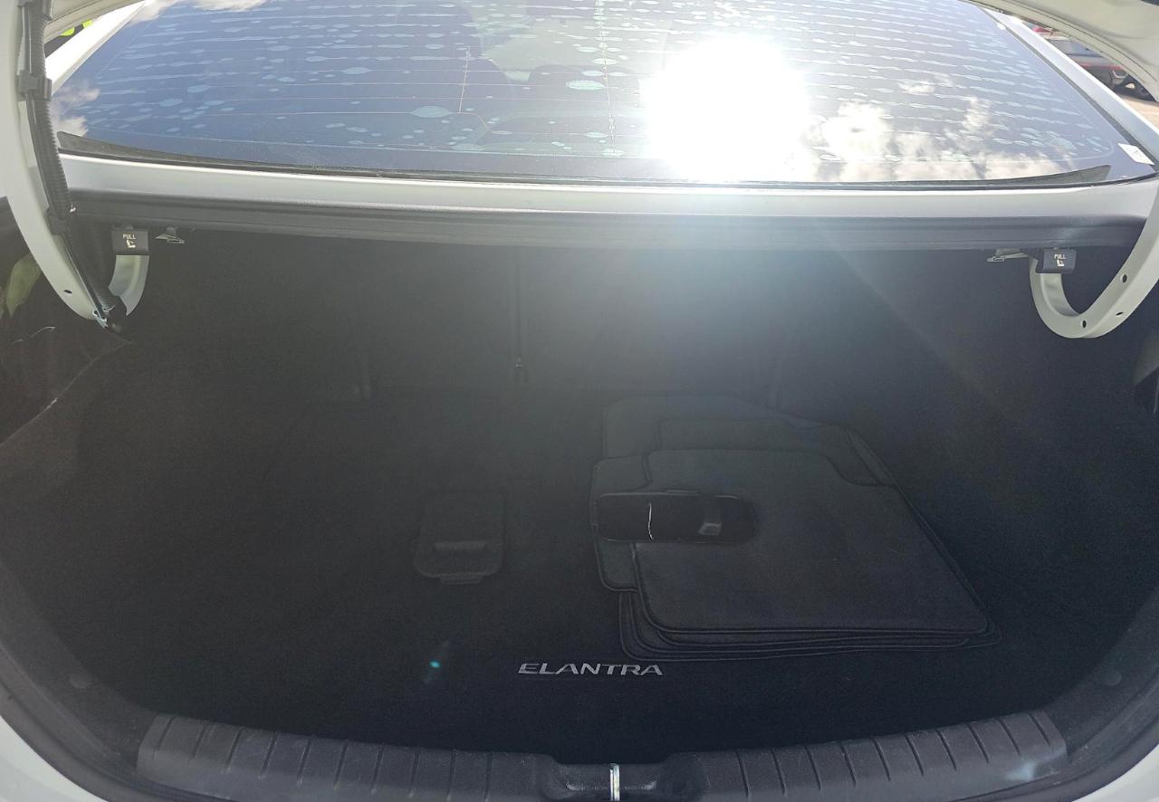 Hyundai Elantra  2018
