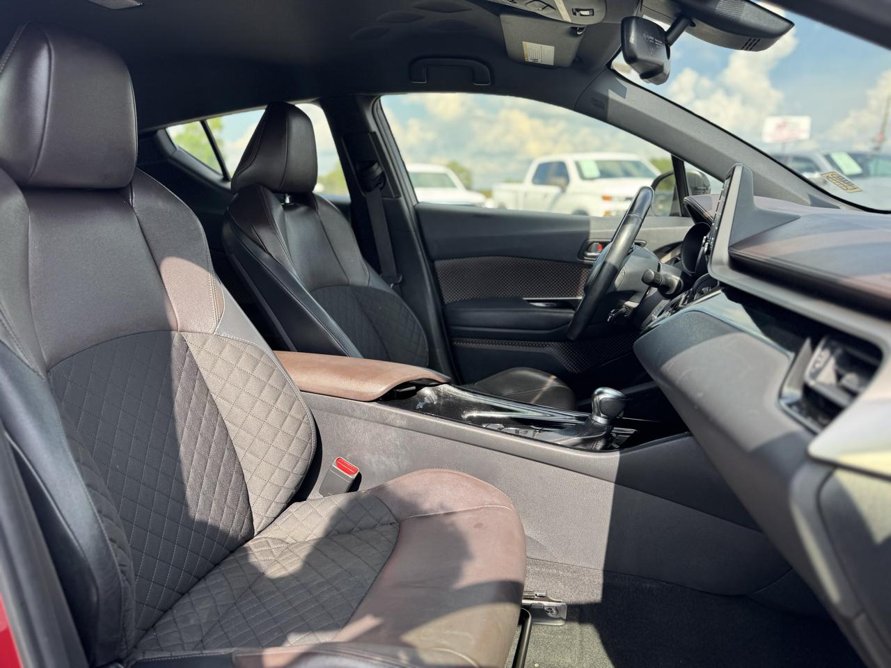 Toyota C-HR LE 2019