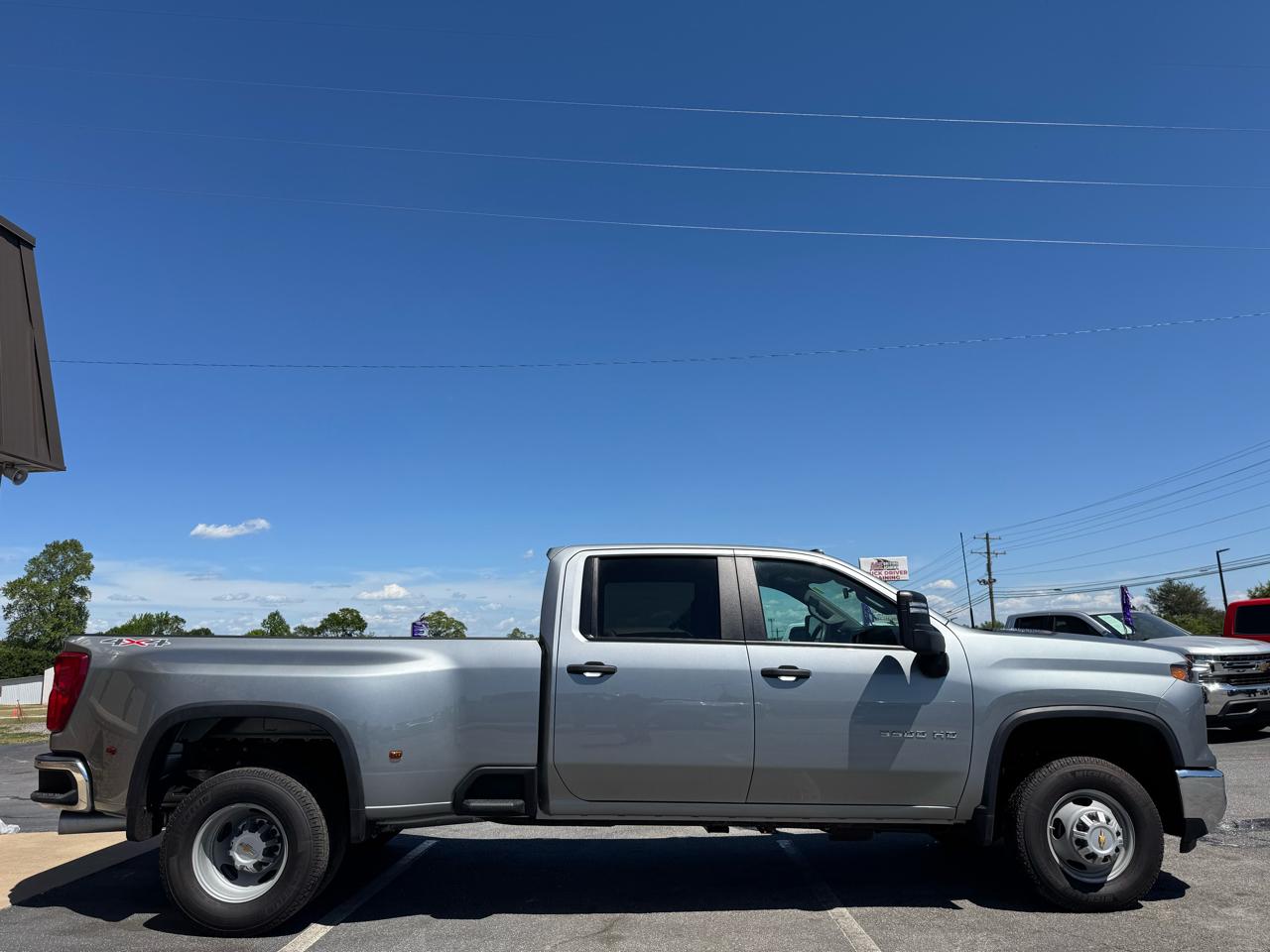 Chevrolet Silverado 3500HD Work Truck Crew Cab 4WD 2025