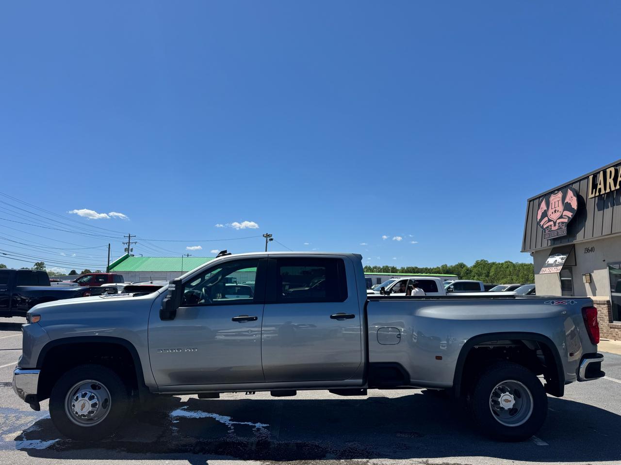 Chevrolet Silverado 3500HD Work Truck Crew Cab 4WD 2025