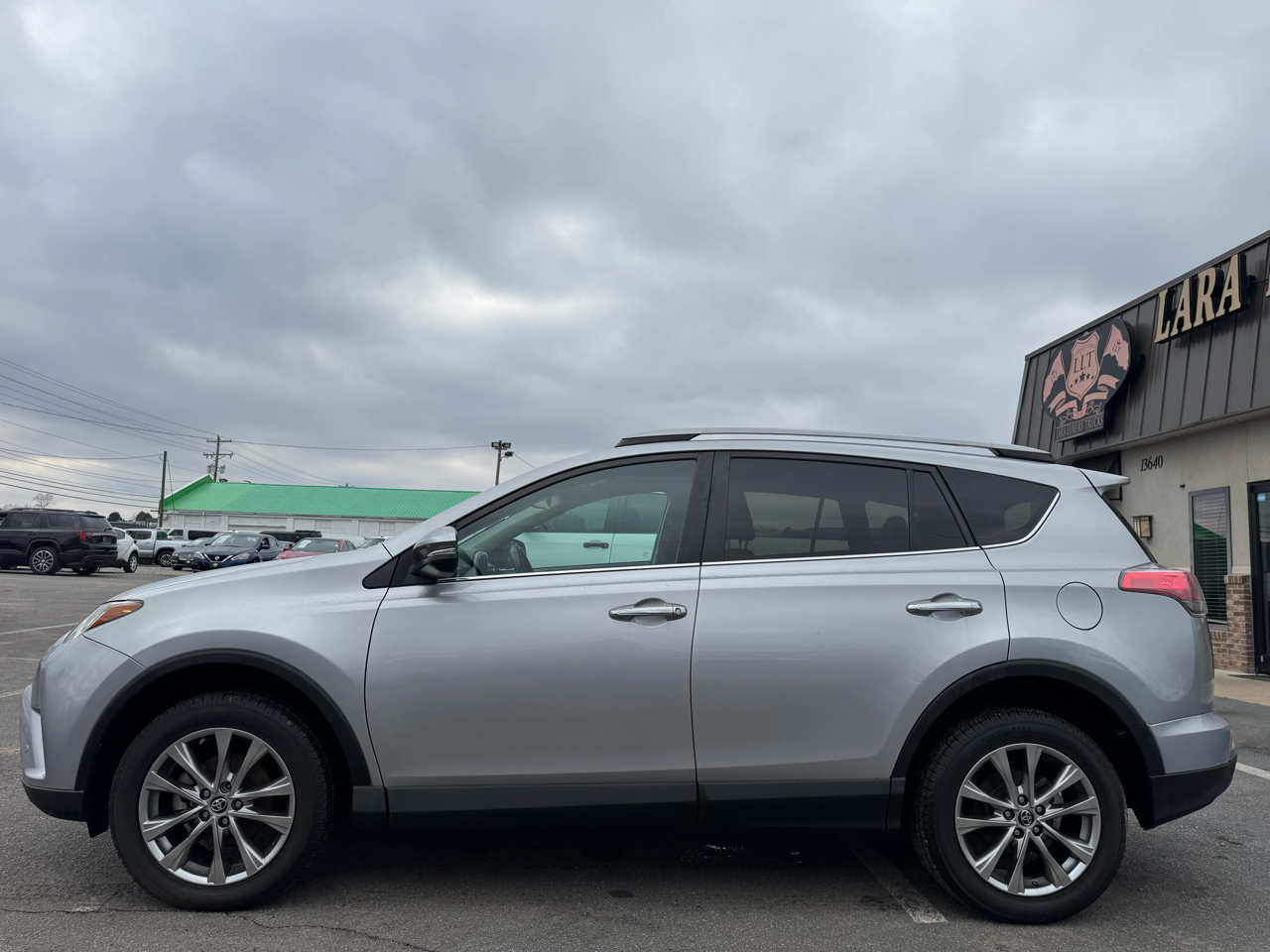 Toyota RAV4 Limited FWD 2017