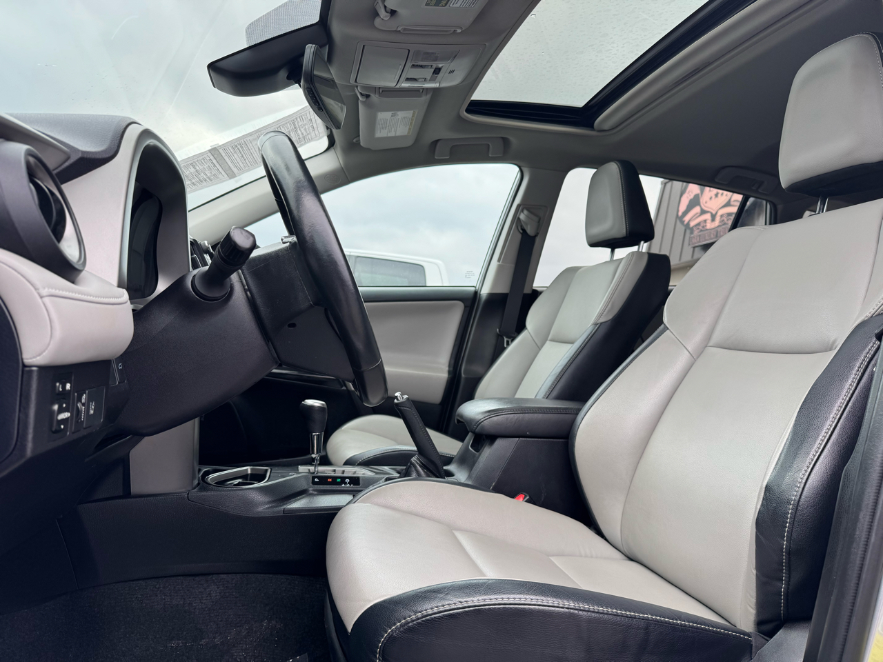 Toyota RAV4 Limited FWD 2017