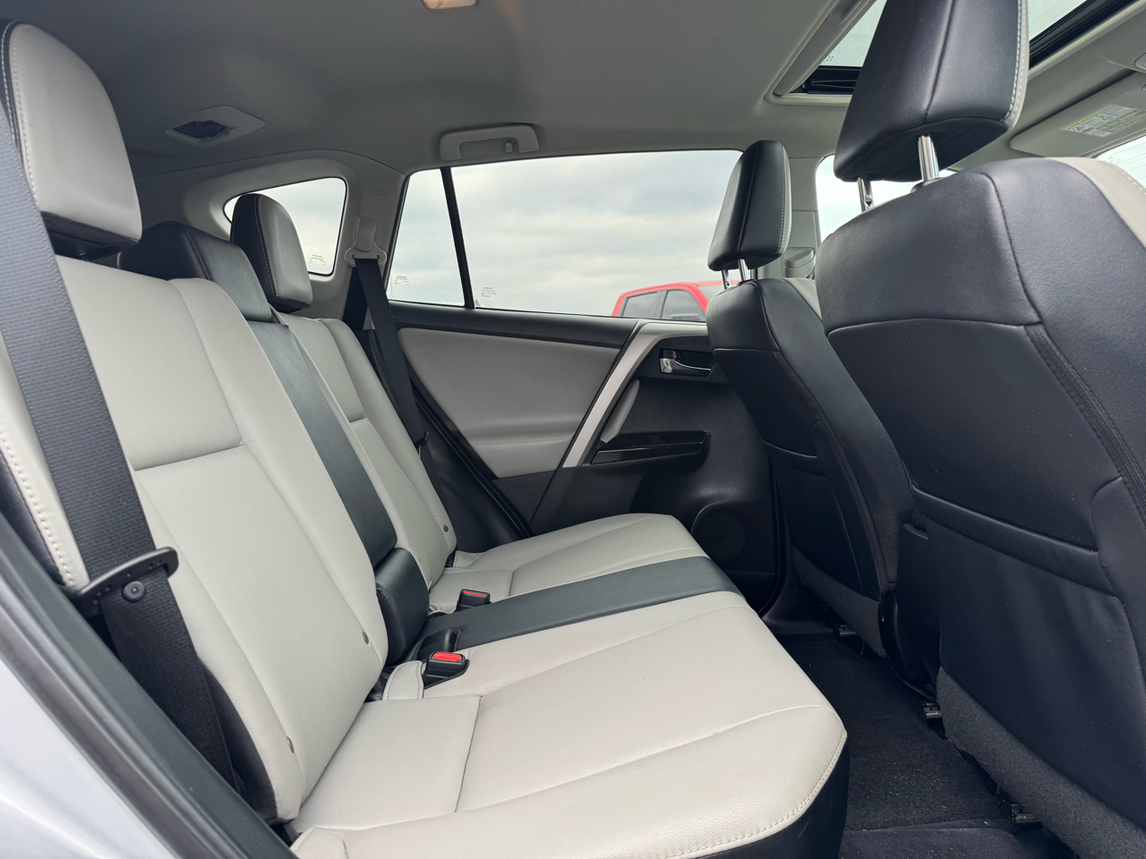 Toyota RAV4 Limited FWD 2017