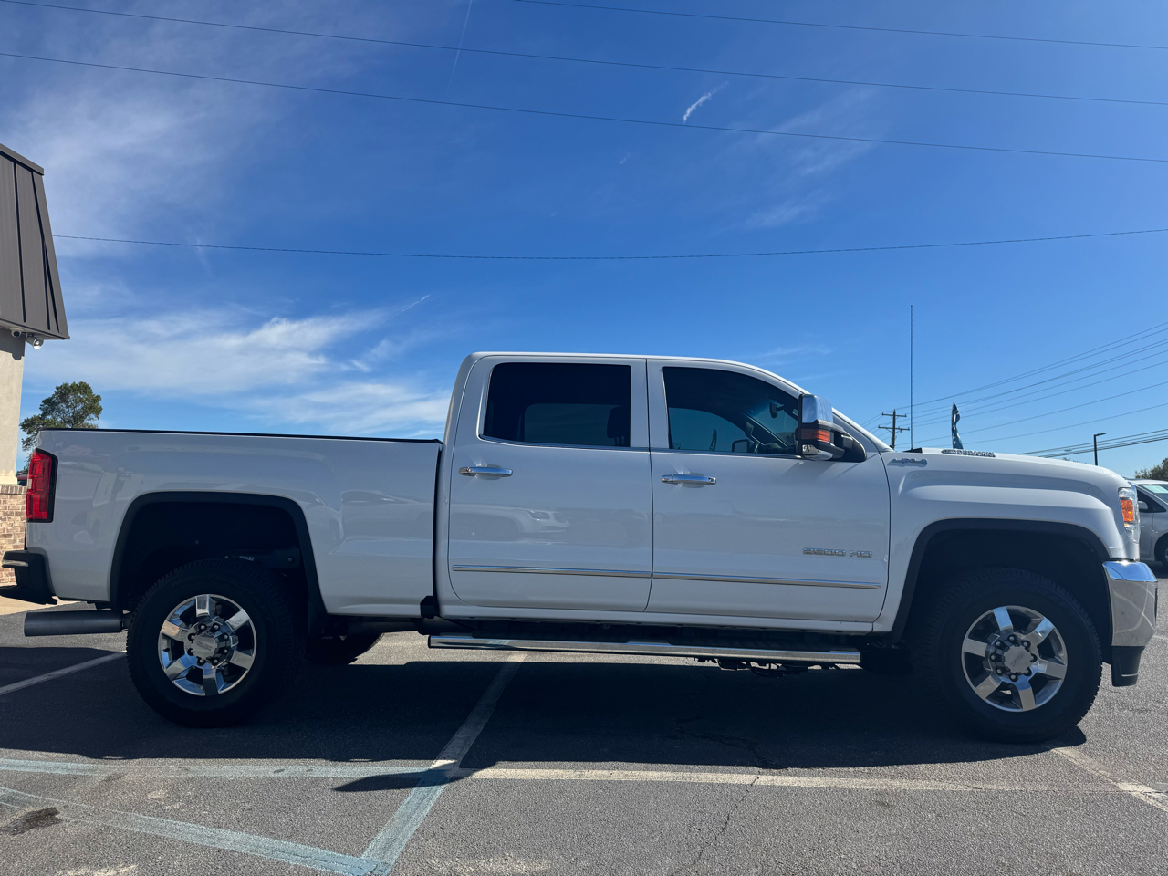 GMC Sierra 2500HD SLT Crew Cab 4WD 2018 GMC Sierra 2500HD SLT Crew Cab 4WD 2018