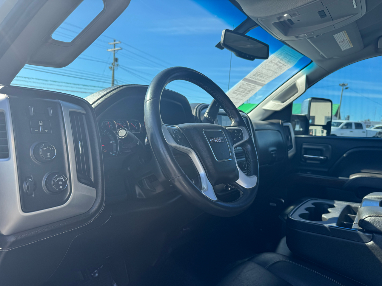 GMC Sierra 2500HD SLT Crew Cab 4WD 2018 GMC Sierra 2500HD SLT Crew Cab 4WD 2018