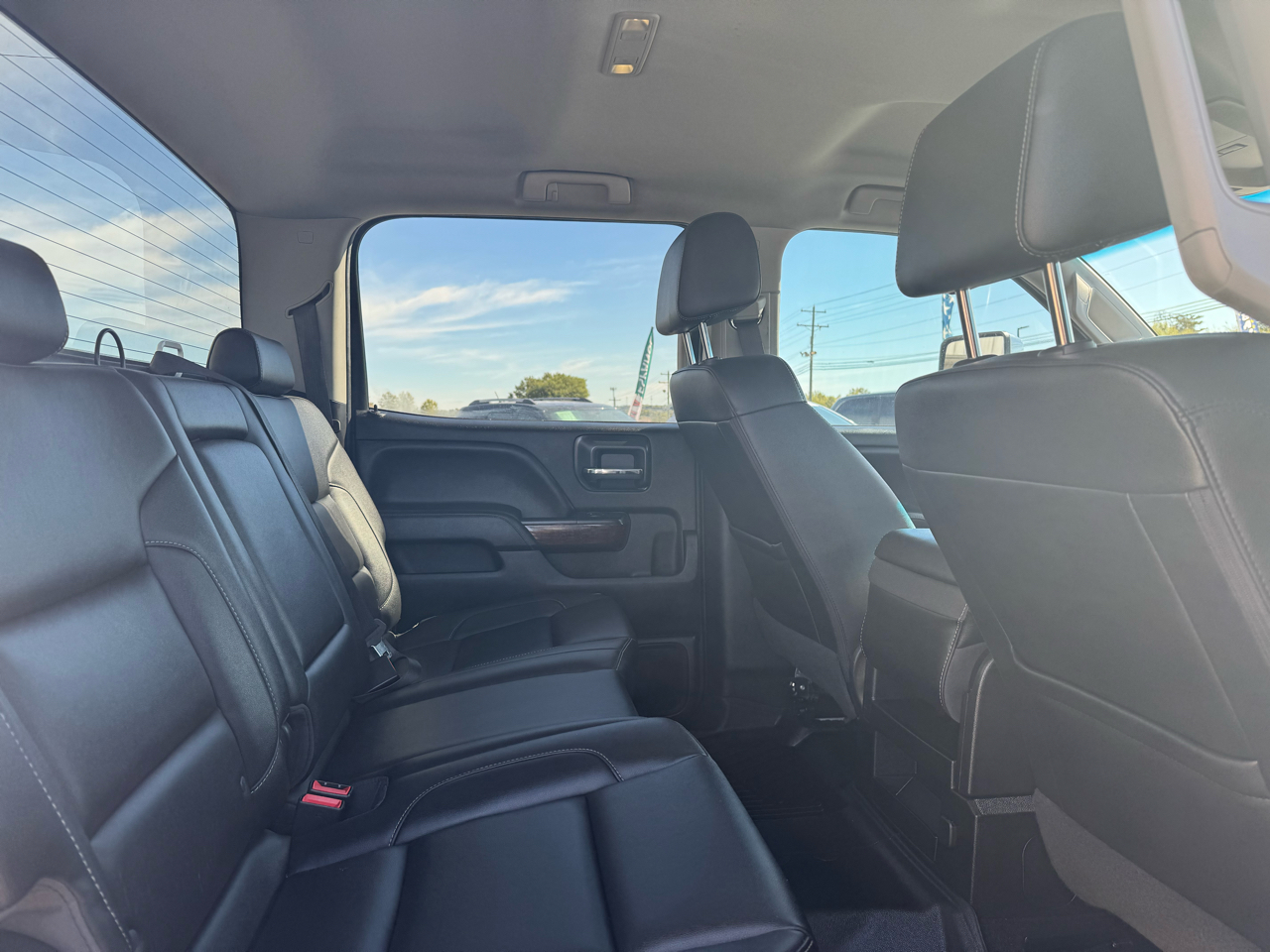 GMC Sierra 2500HD SLT Crew Cab 4WD 2018 GMC Sierra 2500HD SLT Crew Cab 4WD 2018