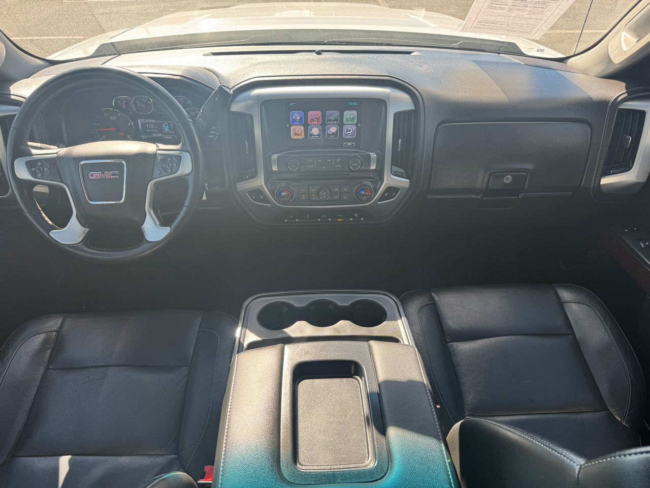 GMC Sierra 2500HD SLT Crew Cab 4WD 2018 GMC Sierra 2500HD SLT Crew Cab 4WD 2018
