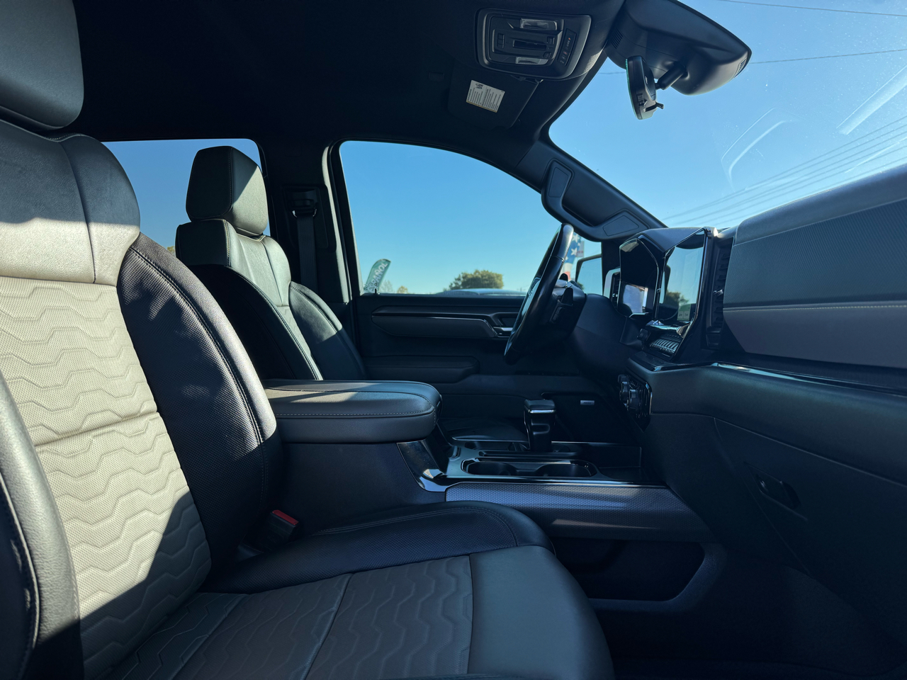 Chevrolet Silverado 1500 ZR2 Crew Cab 4WD 2023 Chevrolet Silverado 1500 ZR2 Crew Cab 4WD 2023