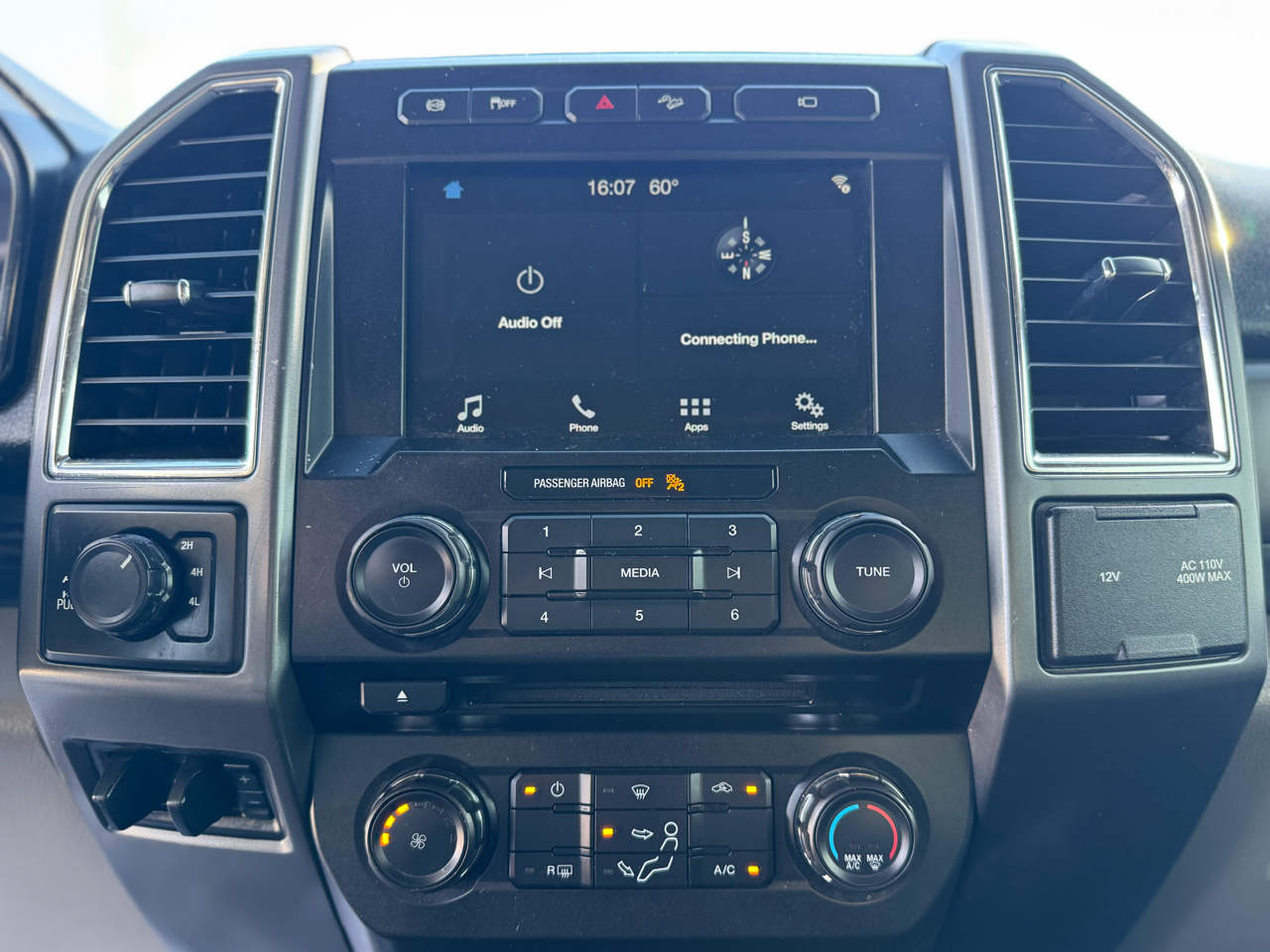 Ford F-250 Crew Cab 4dr 152.2" WB 4WD 2017