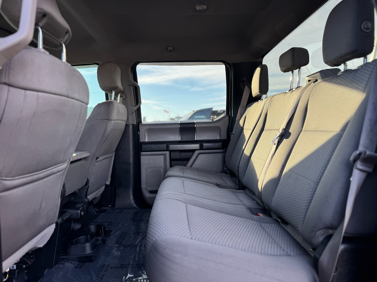 Ford F-250 Crew Cab 4dr 152.2" WB 4WD 2017