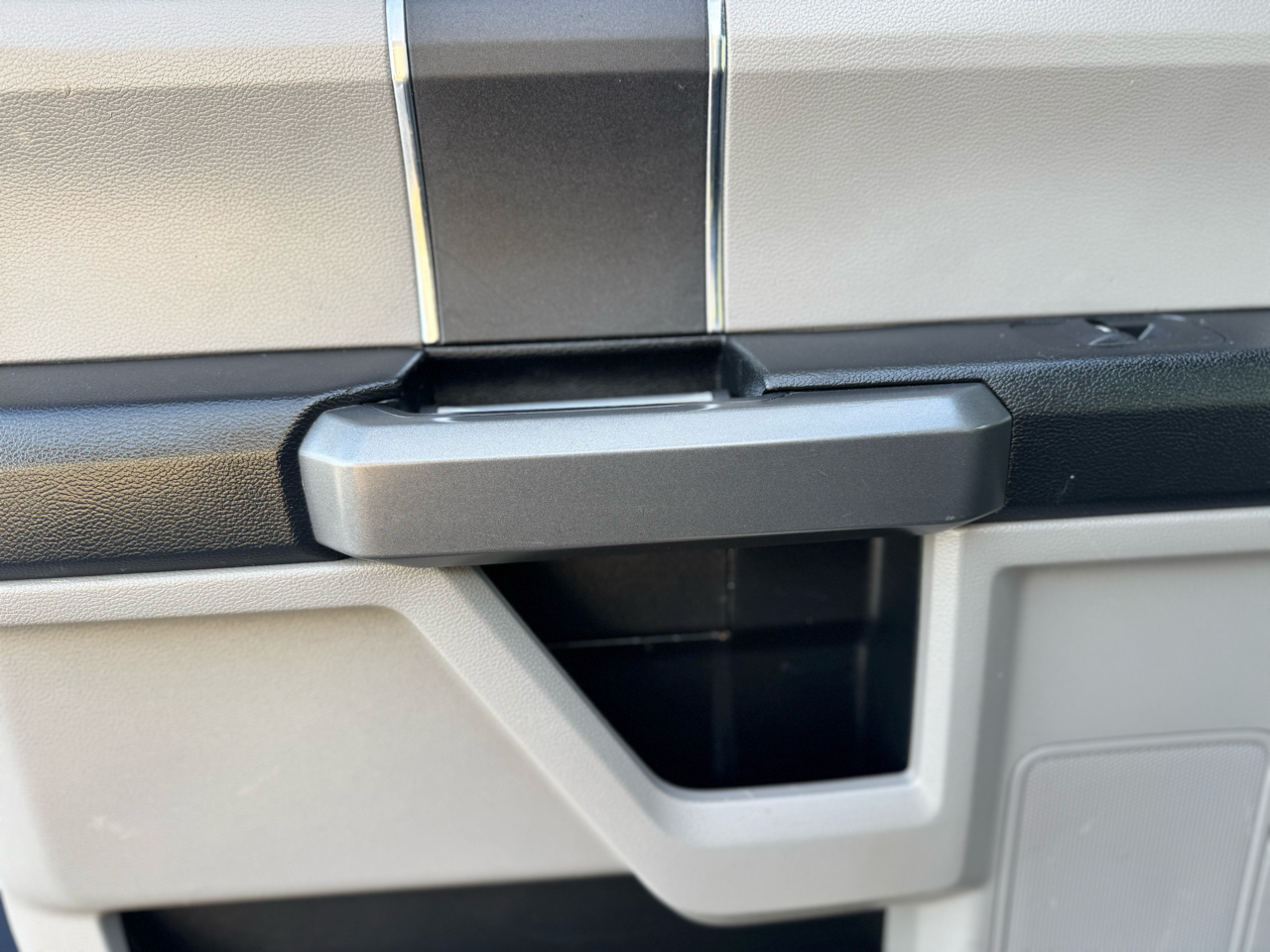 Ford F-250 Crew Cab 4dr 152.2" WB 4WD 2017