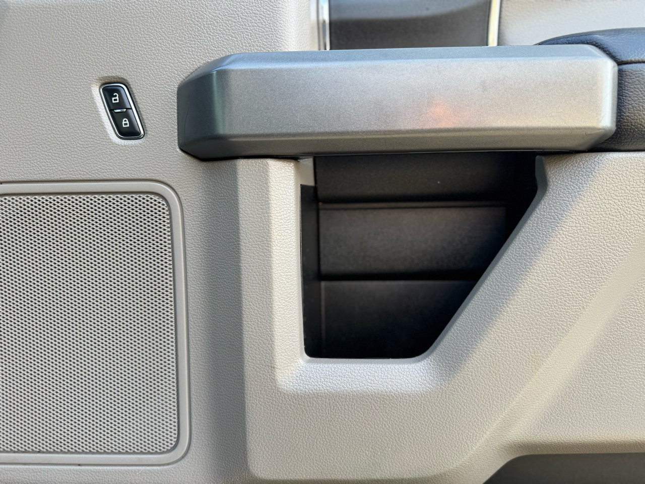 Ford F-250 Crew Cab 4dr 152.2" WB 4WD 2017