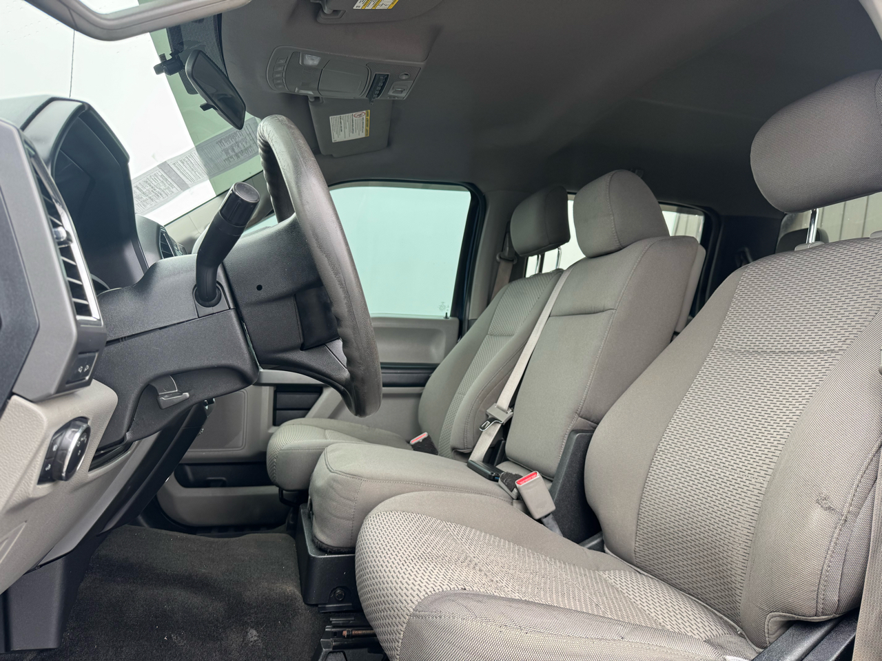 Ford F-250 Crew Cab 4dr 152.2" WB 4WD 2017