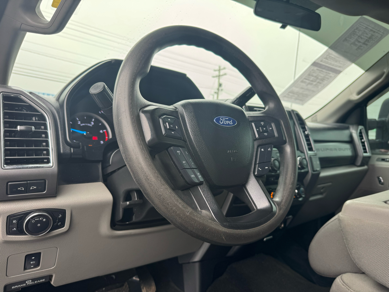 Ford F-250 Crew Cab 4dr 152.2" WB 4WD 2017