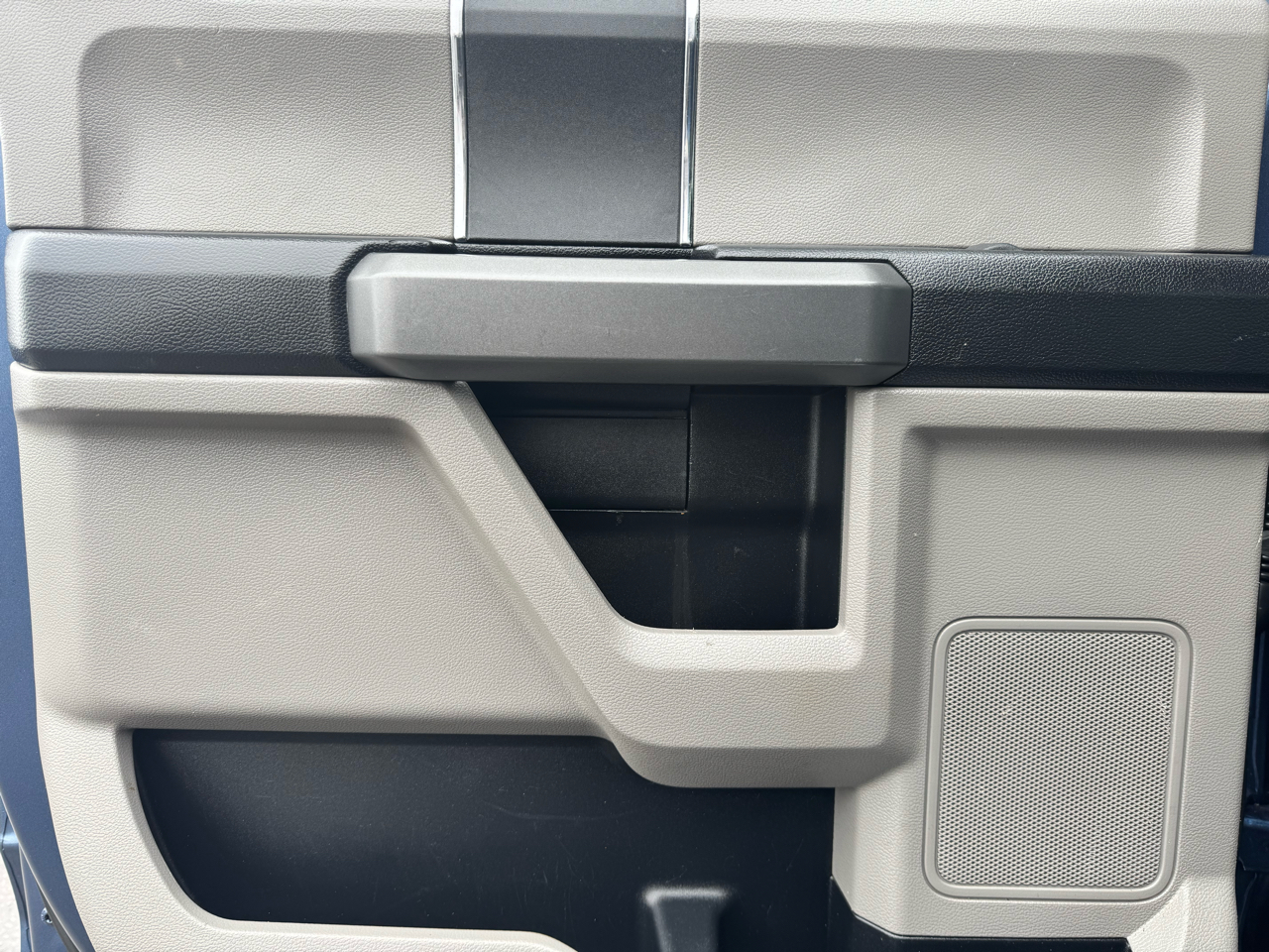 Ford F-250 Crew Cab 4dr 152.2" WB 4WD 2017