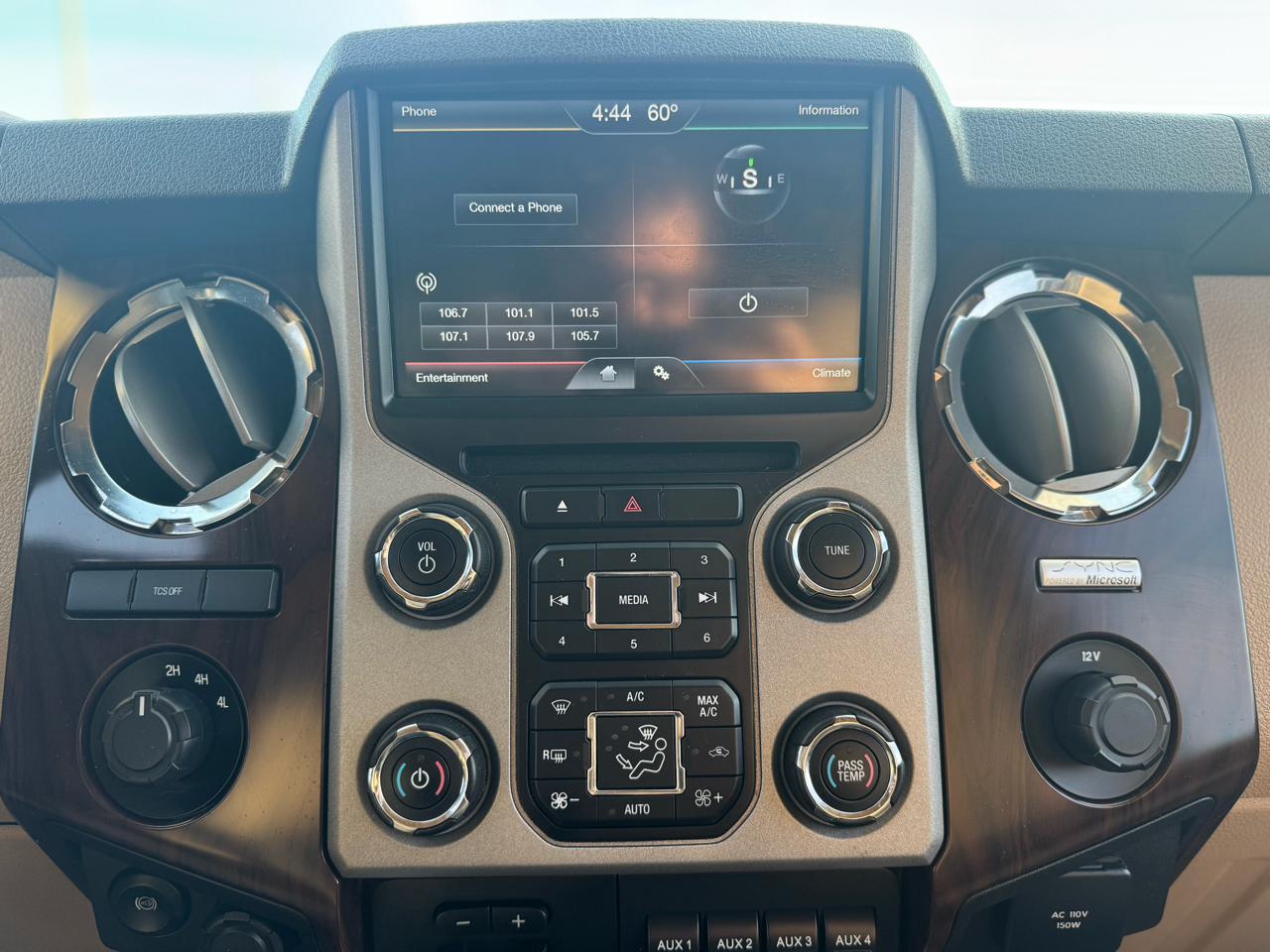 Ford F-350 SD XLT Crew Cab Long Bed DRW 4WD 2015