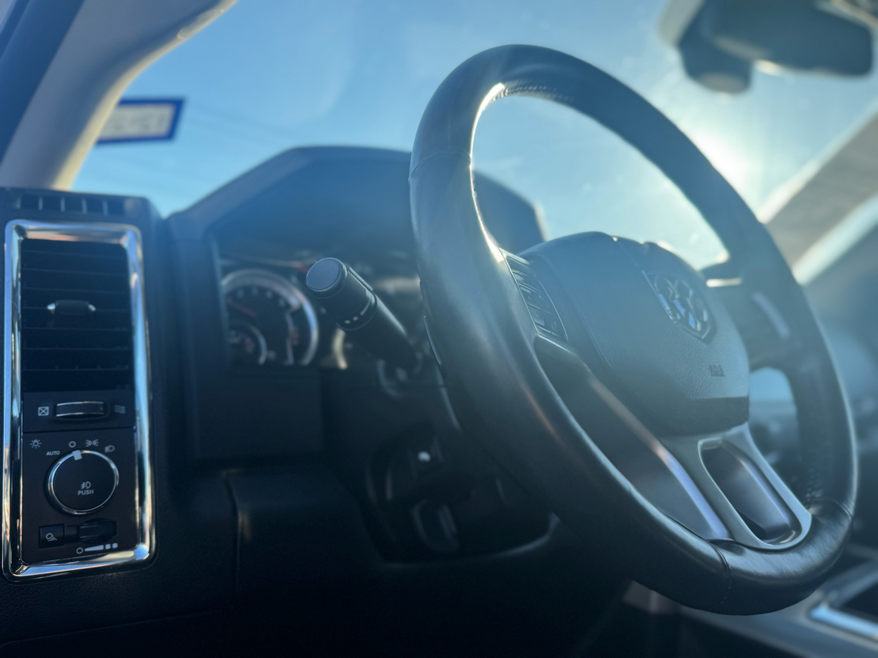 RAM 3500 Laramie Crew Cab LWB 4WD DRW 2015