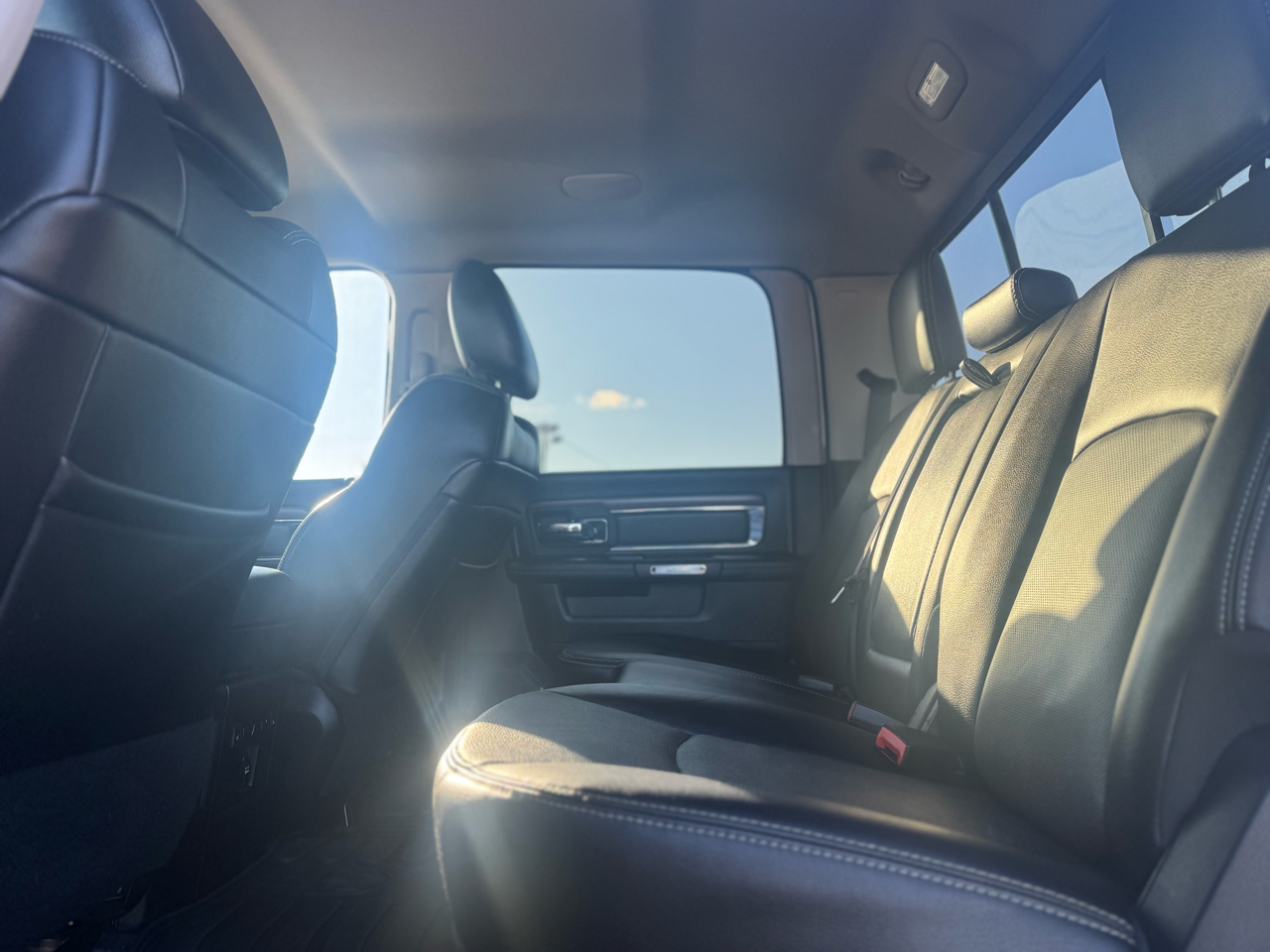 RAM 3500 Laramie Crew Cab LWB 4WD DRW 2015