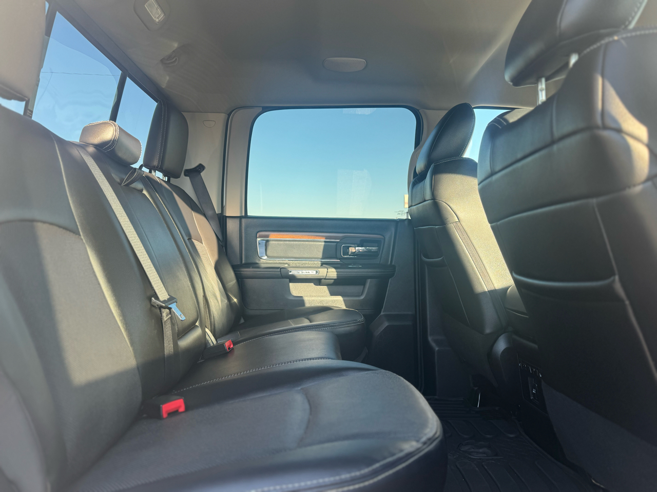 RAM 3500 Laramie Crew Cab LWB 4WD DRW 2015