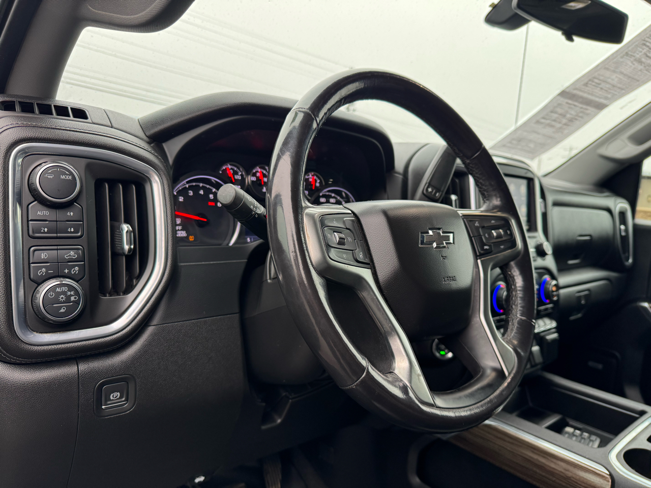 Chevrolet Silverado 1500 1LT Crew Cab 4WD 2020