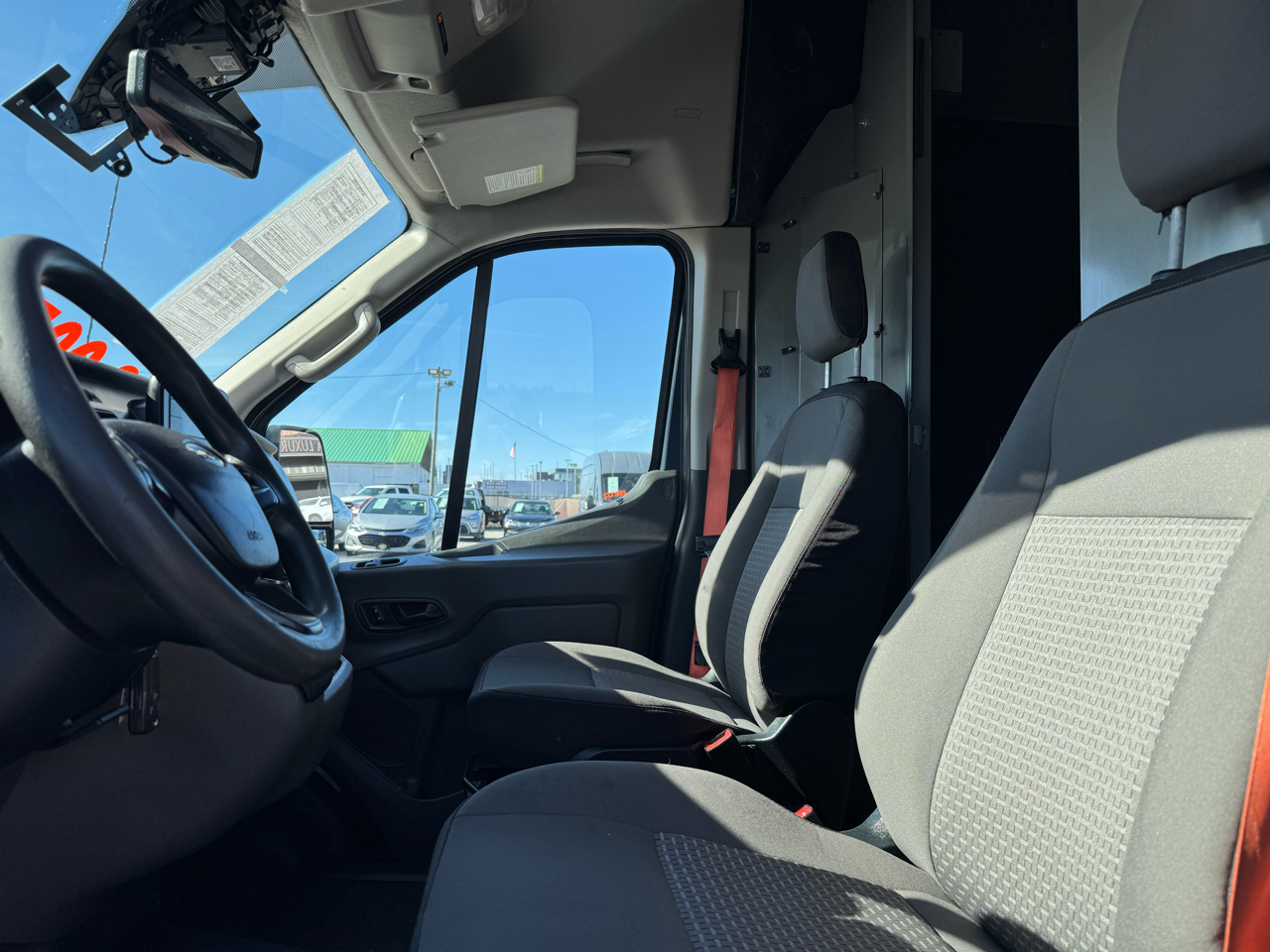 Ford Transit 250 Van High Roof w/Sliding Pass. 148-in. WB EL 2020