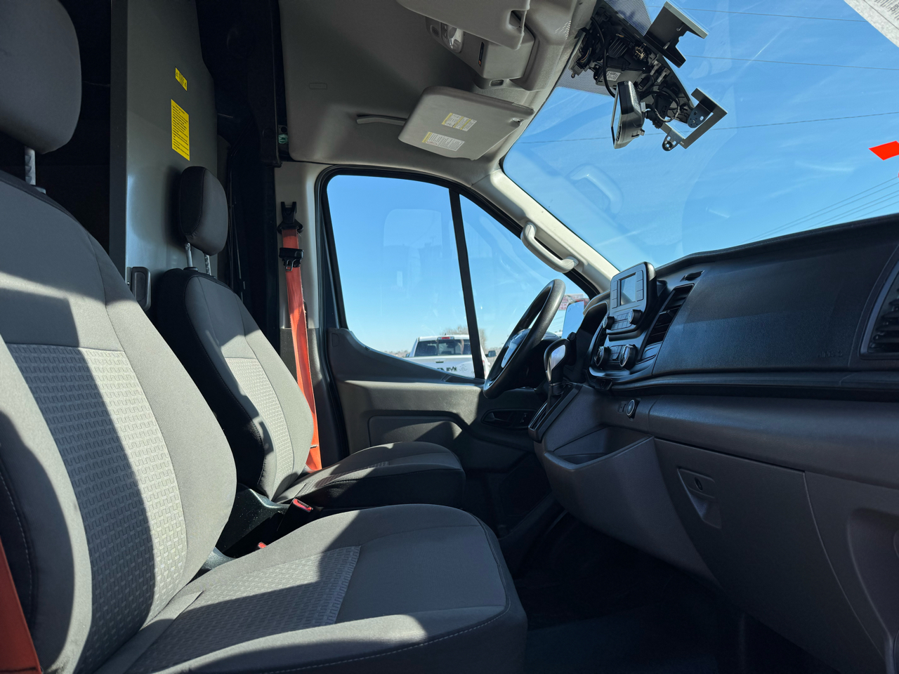 Ford Transit 250 Van High Roof w/Sliding Pass. 148-in. WB EL 2020