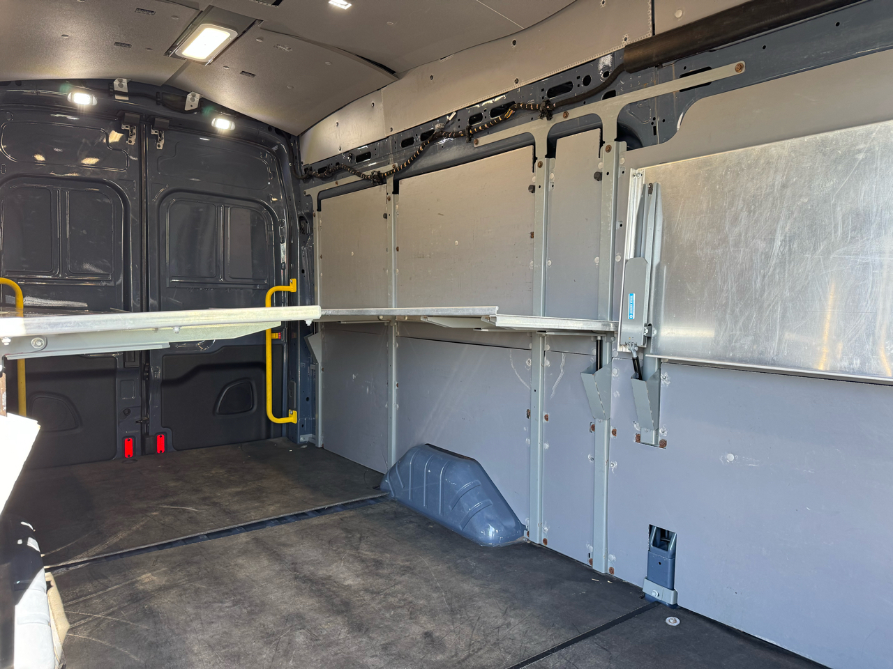 Ford Transit 250 Van High Roof w/Sliding Pass. 148-in. WB EL 2020