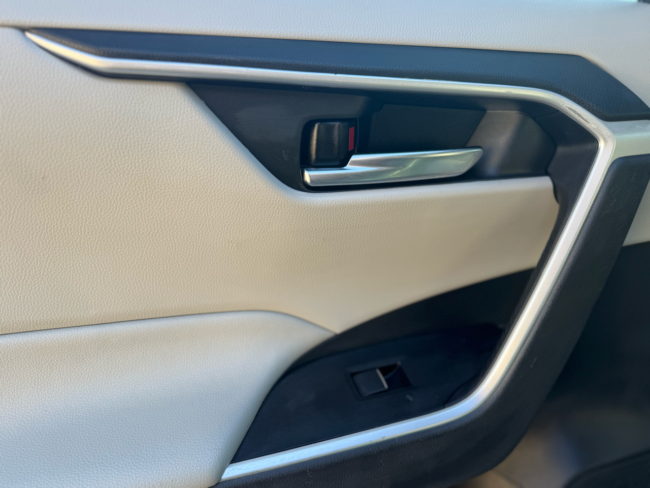 Toyota RAV4 XLE Premium 2020