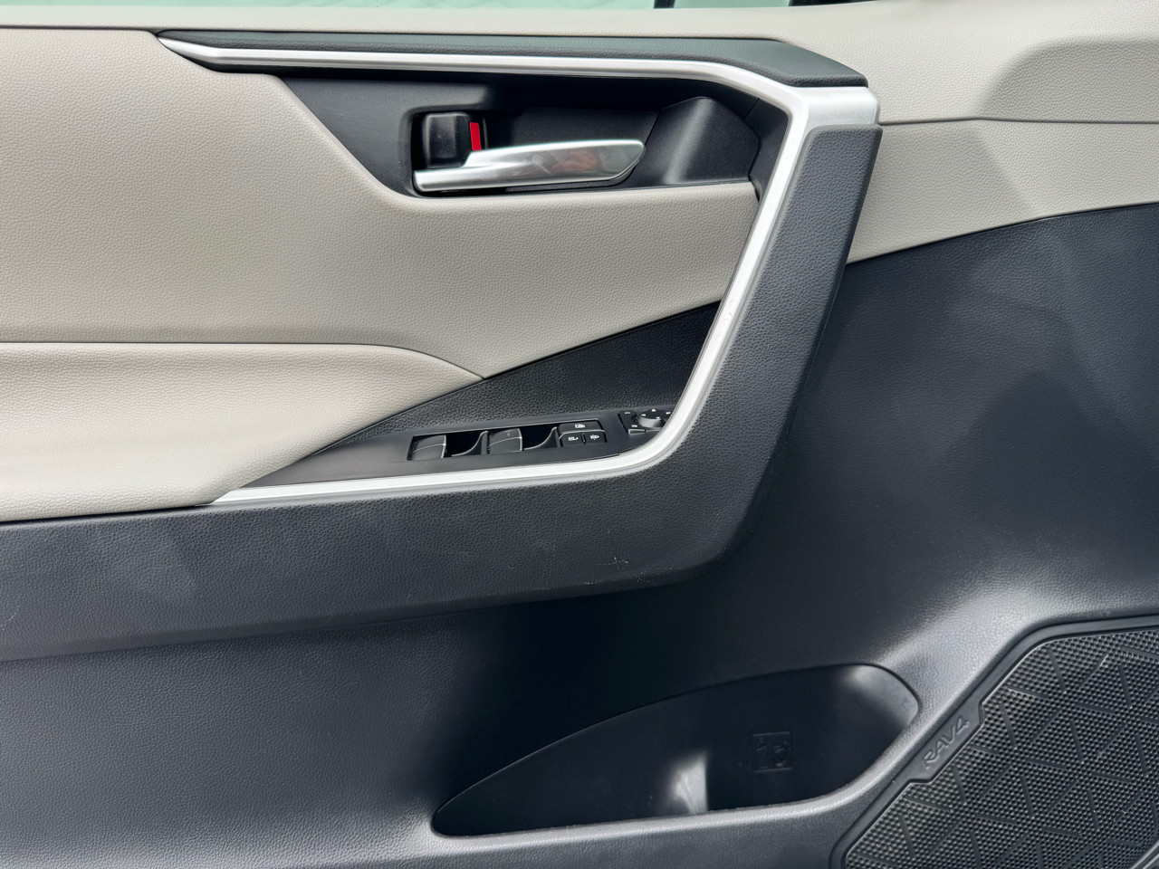 Toyota RAV4 XLE Premium 2020