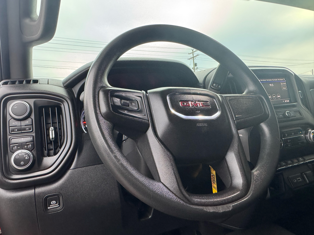 GMC Sierra 1500 Base Crew Cab Short Box 4WD 2021