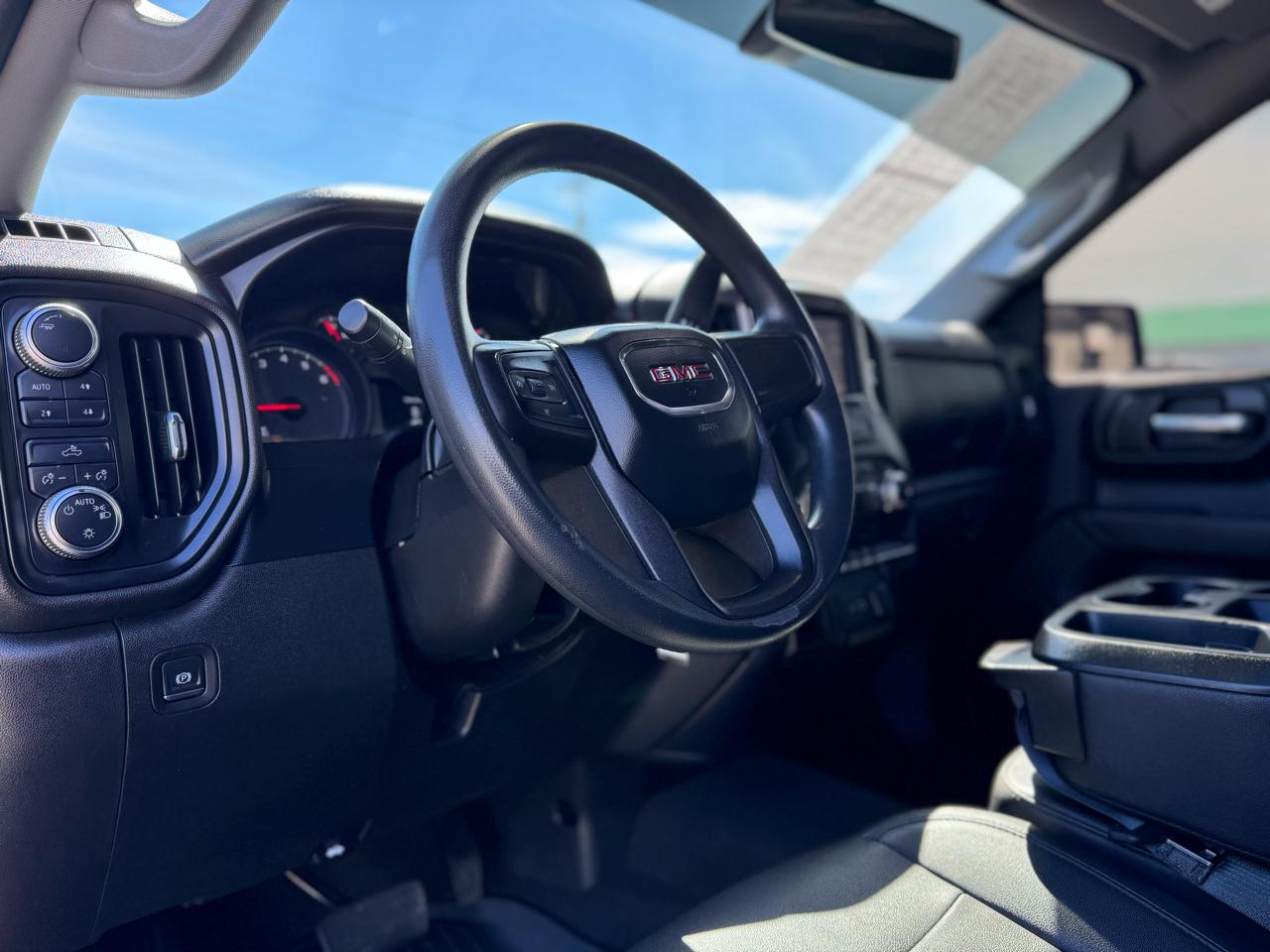 GMC Sierra 1500 Base Crew Cab Short Box 4WD 2021