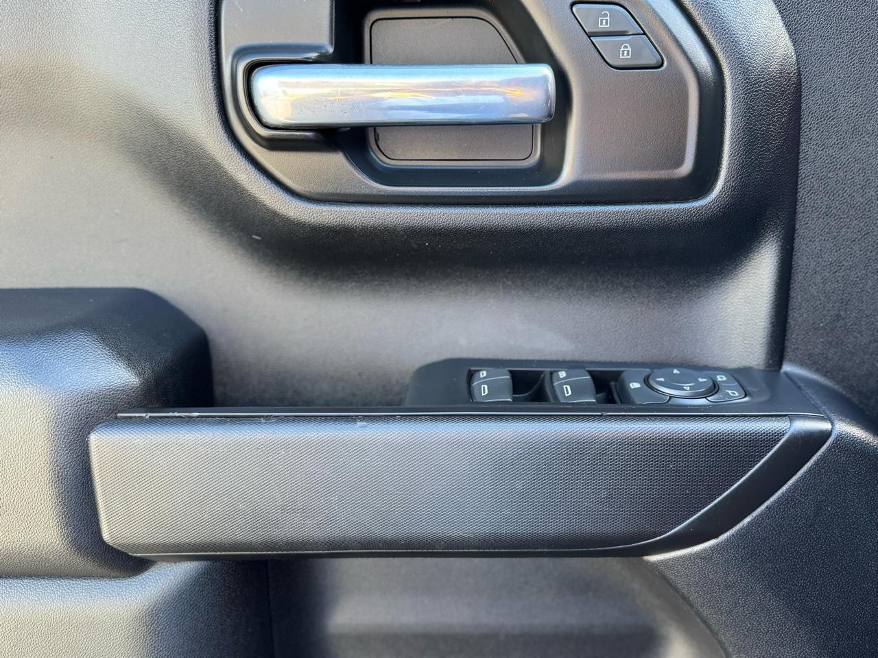 GMC Sierra 1500 Base Crew Cab Short Box 4WD 2021