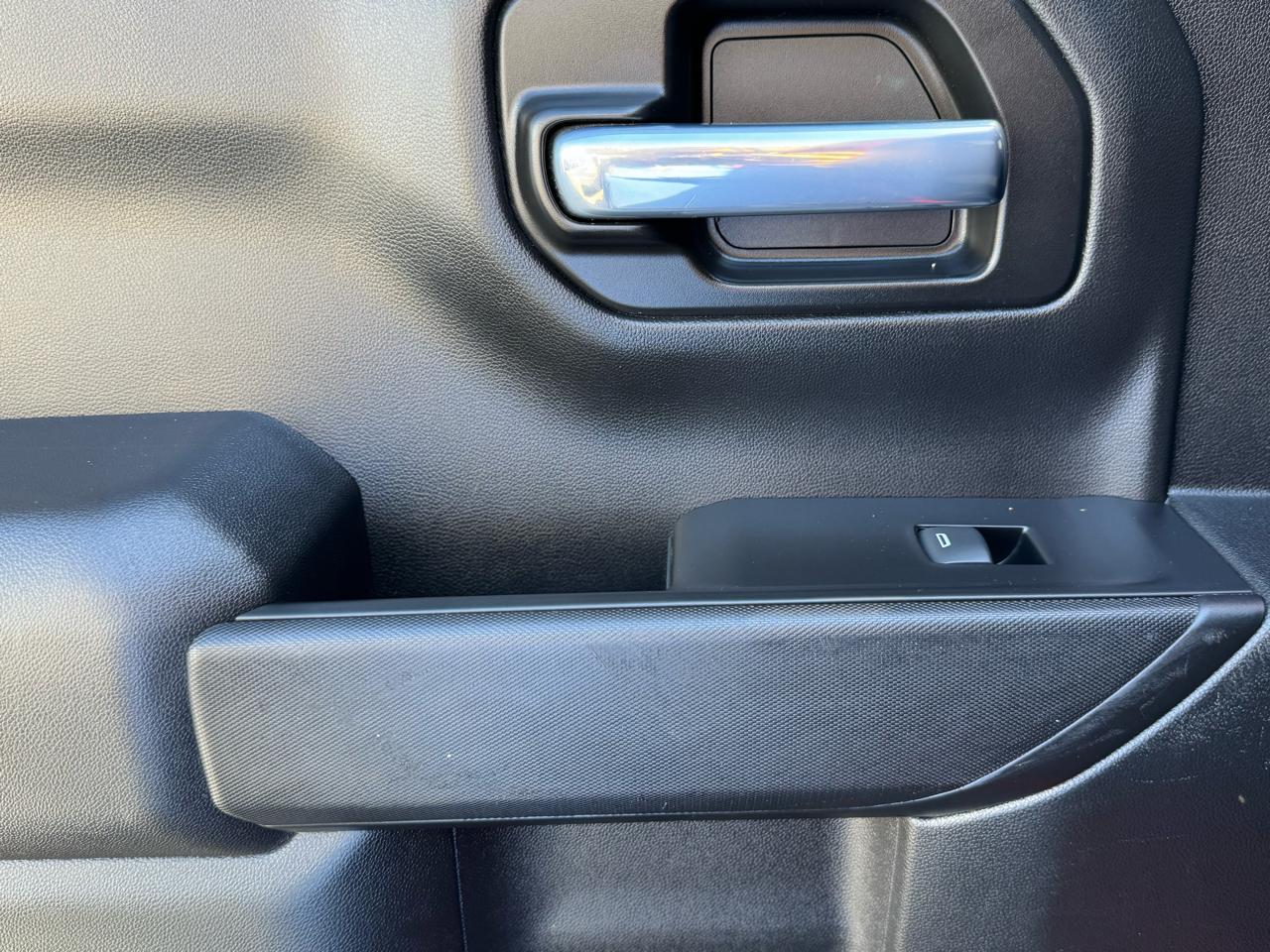 GMC Sierra 1500 Base Crew Cab Short Box 4WD 2021