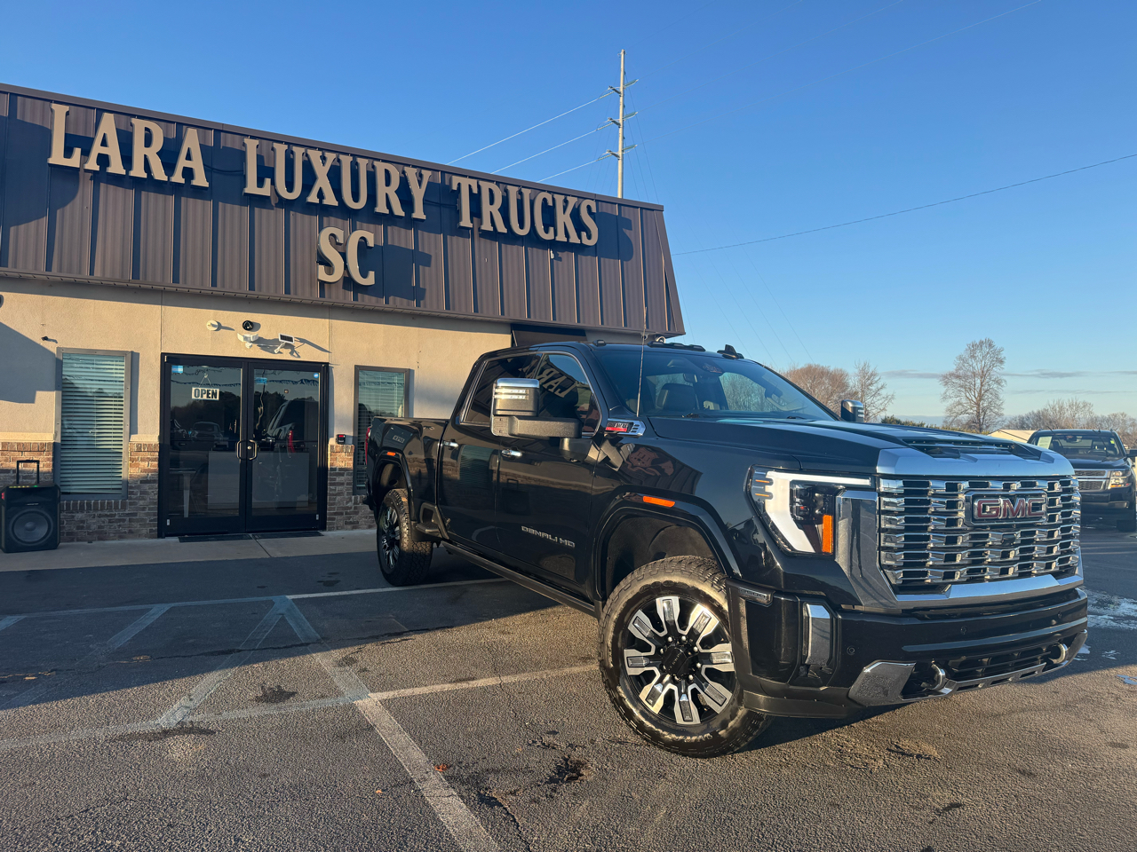 GMC Sierra 2500HD Denali Crew Cab 4WD SB 2024