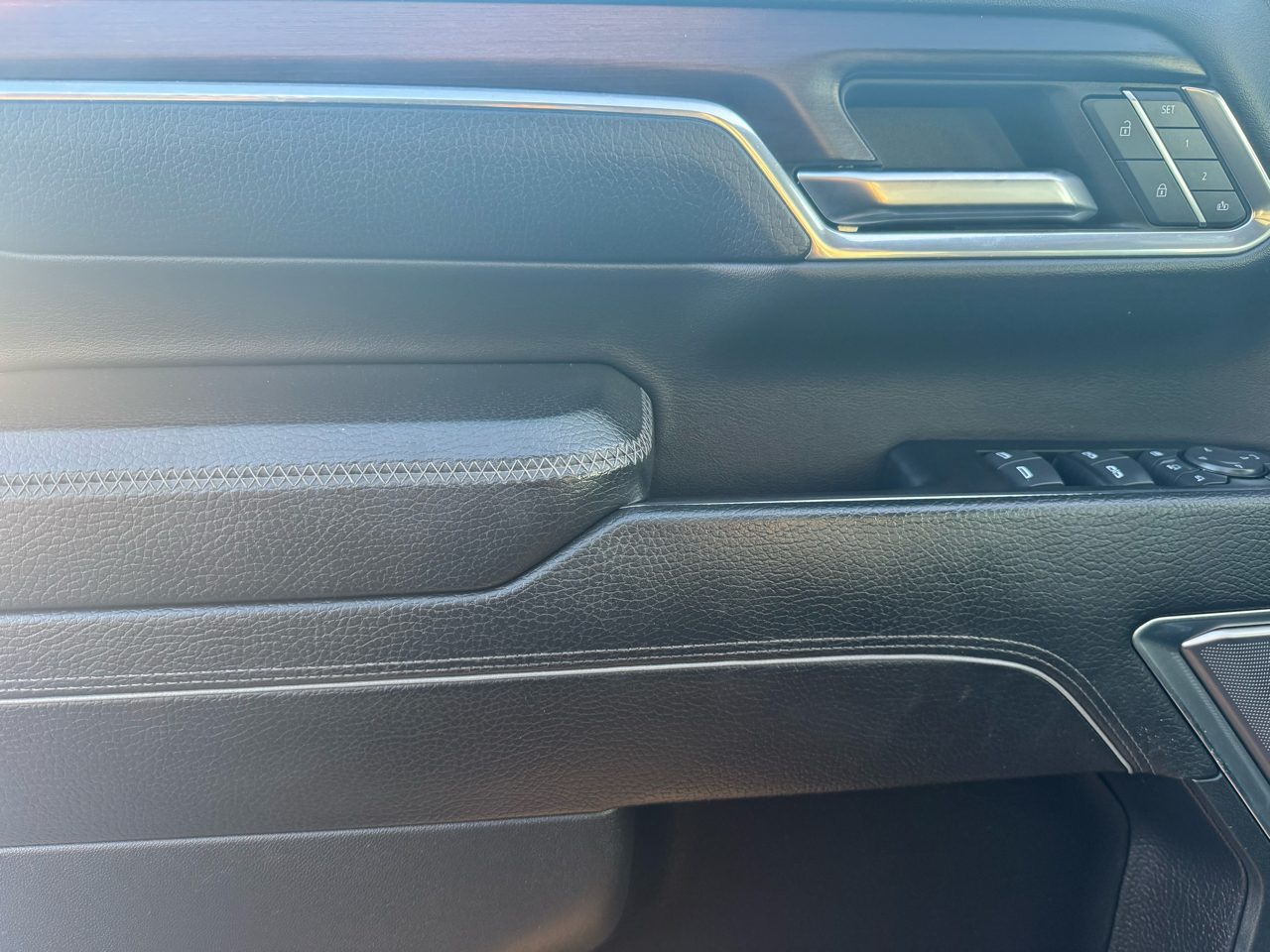 GMC Sierra 2500HD Denali Crew Cab 4WD SB 2024