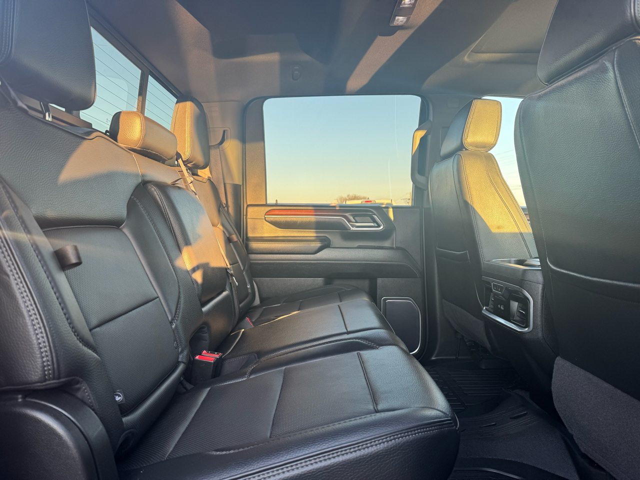 GMC Sierra 2500HD Denali Crew Cab 4WD SB 2024