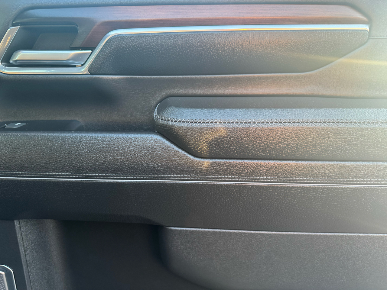 GMC Sierra 2500HD Denali Crew Cab 4WD SB 2024