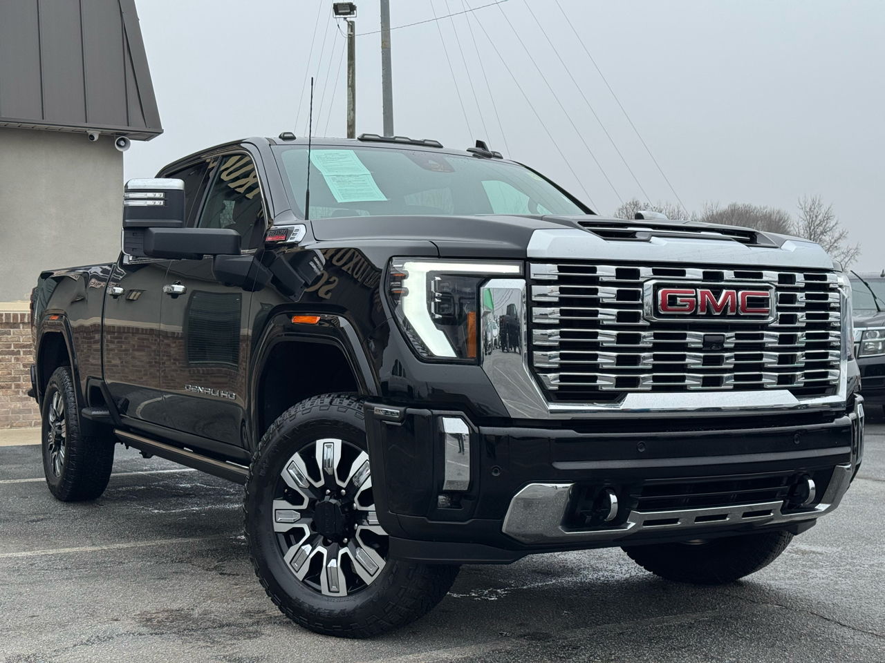 GMC Sierra 2500HD Denali Crew Cab 4WD SB 2024