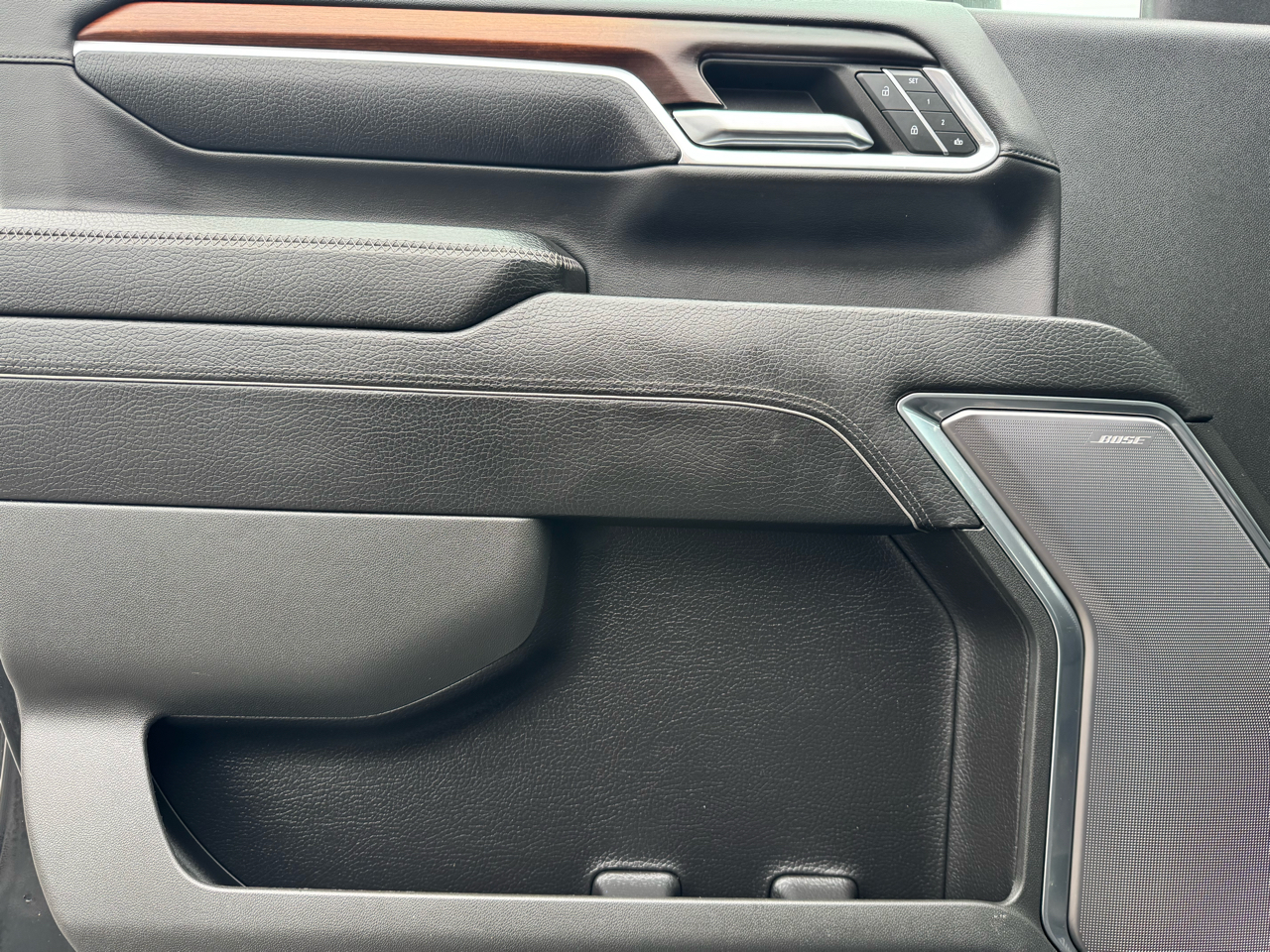 GMC Sierra 2500HD Denali Crew Cab 4WD SB 2024