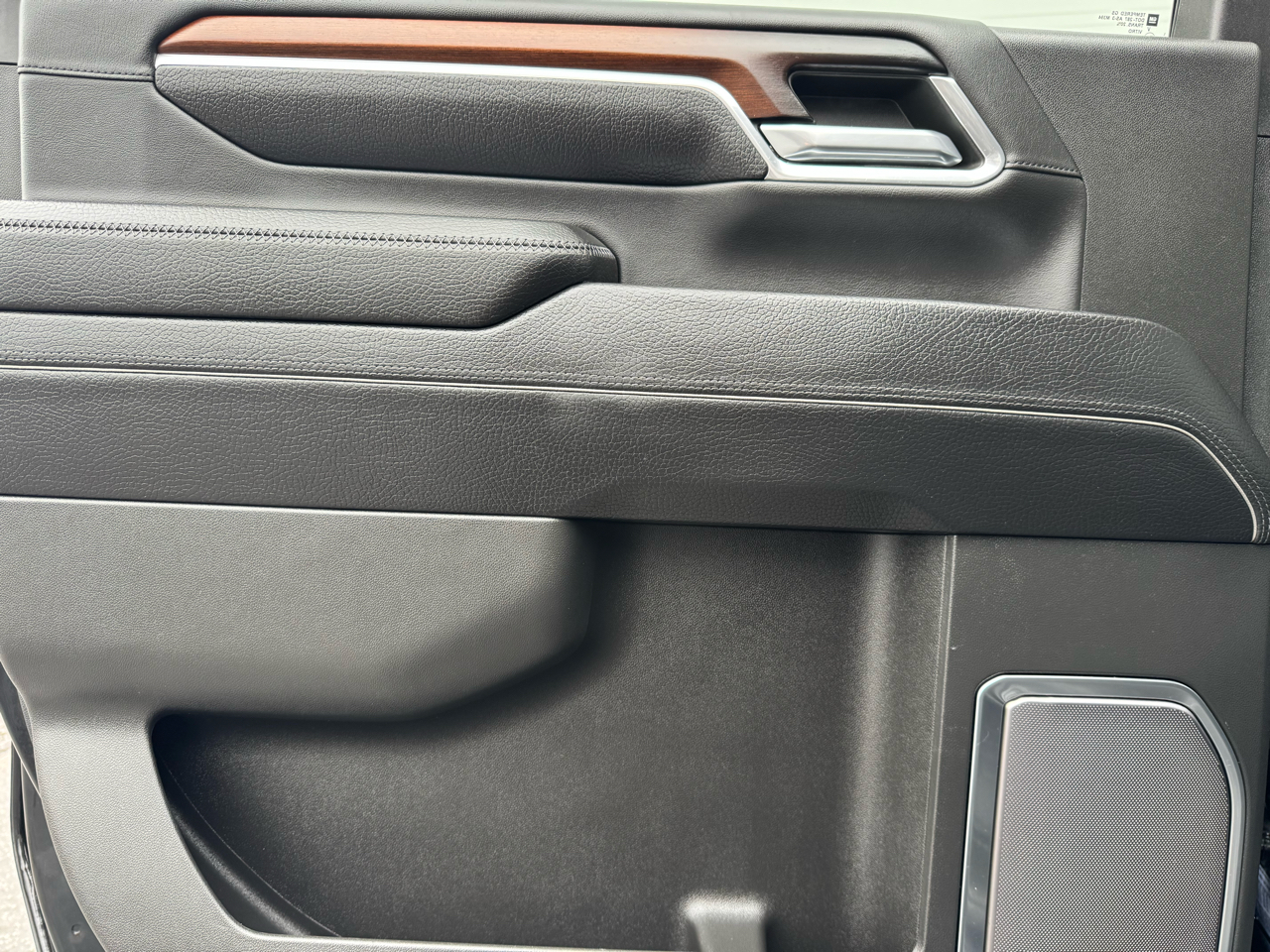 GMC Sierra 2500HD Denali Crew Cab 4WD SB 2024