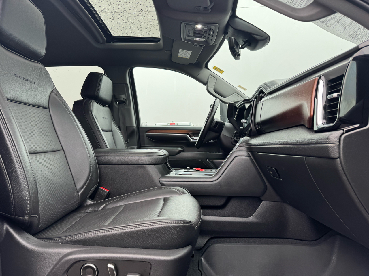 GMC Sierra 2500HD Denali Crew Cab 4WD SB 2024