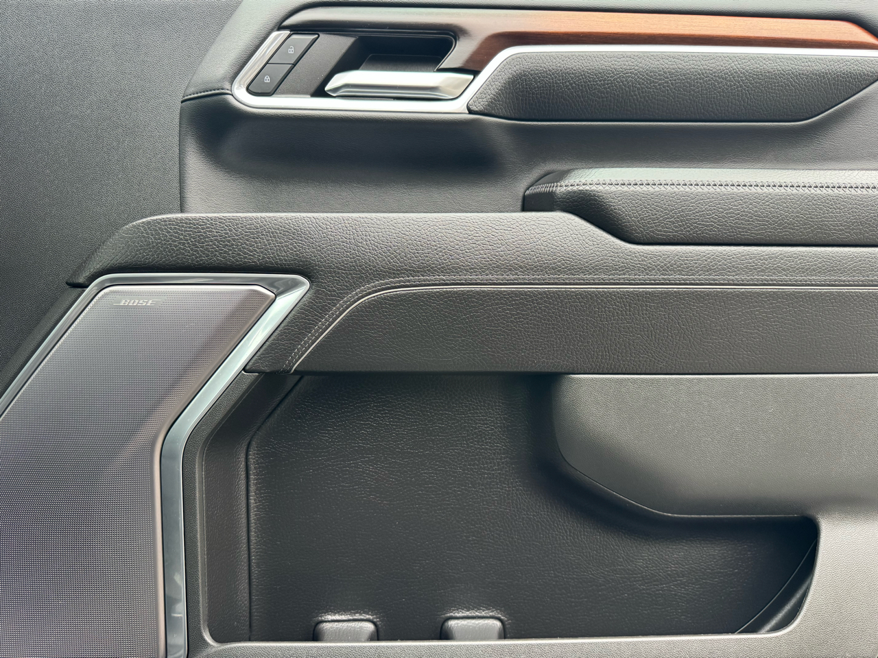 GMC Sierra 2500HD Denali Crew Cab 4WD SB 2024