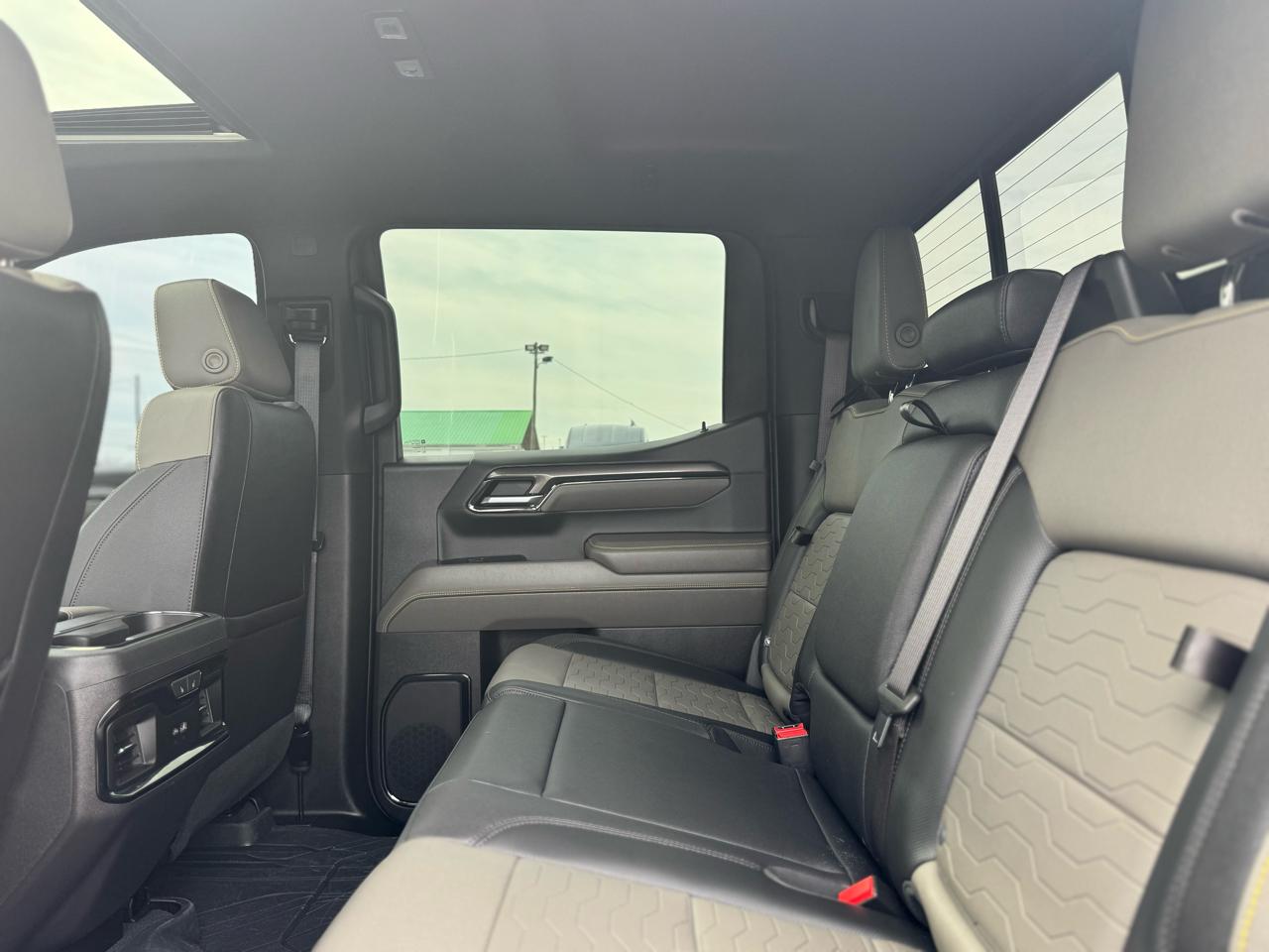 Chevrolet Silverado 1500 4WD Crew Cab 147" ZR2 2023