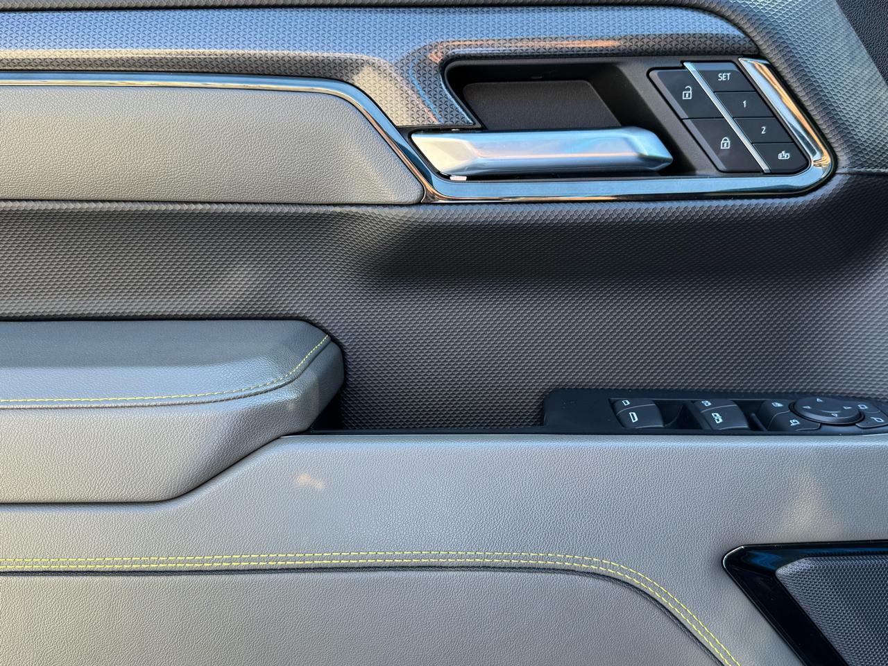 Chevrolet Silverado 1500 4WD Crew Cab 147" ZR2 2023