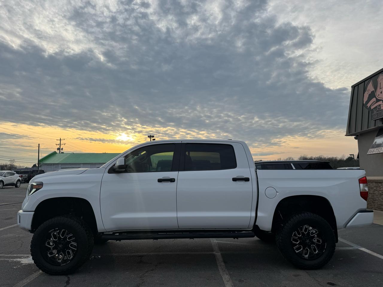 Toyota Tundra SR5 5.7L V8 CrewMax 2WD 2021