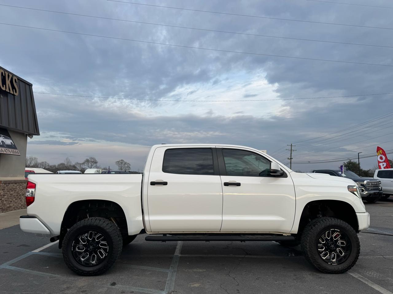 Toyota Tundra SR5 5.7L V8 CrewMax 2WD 2021