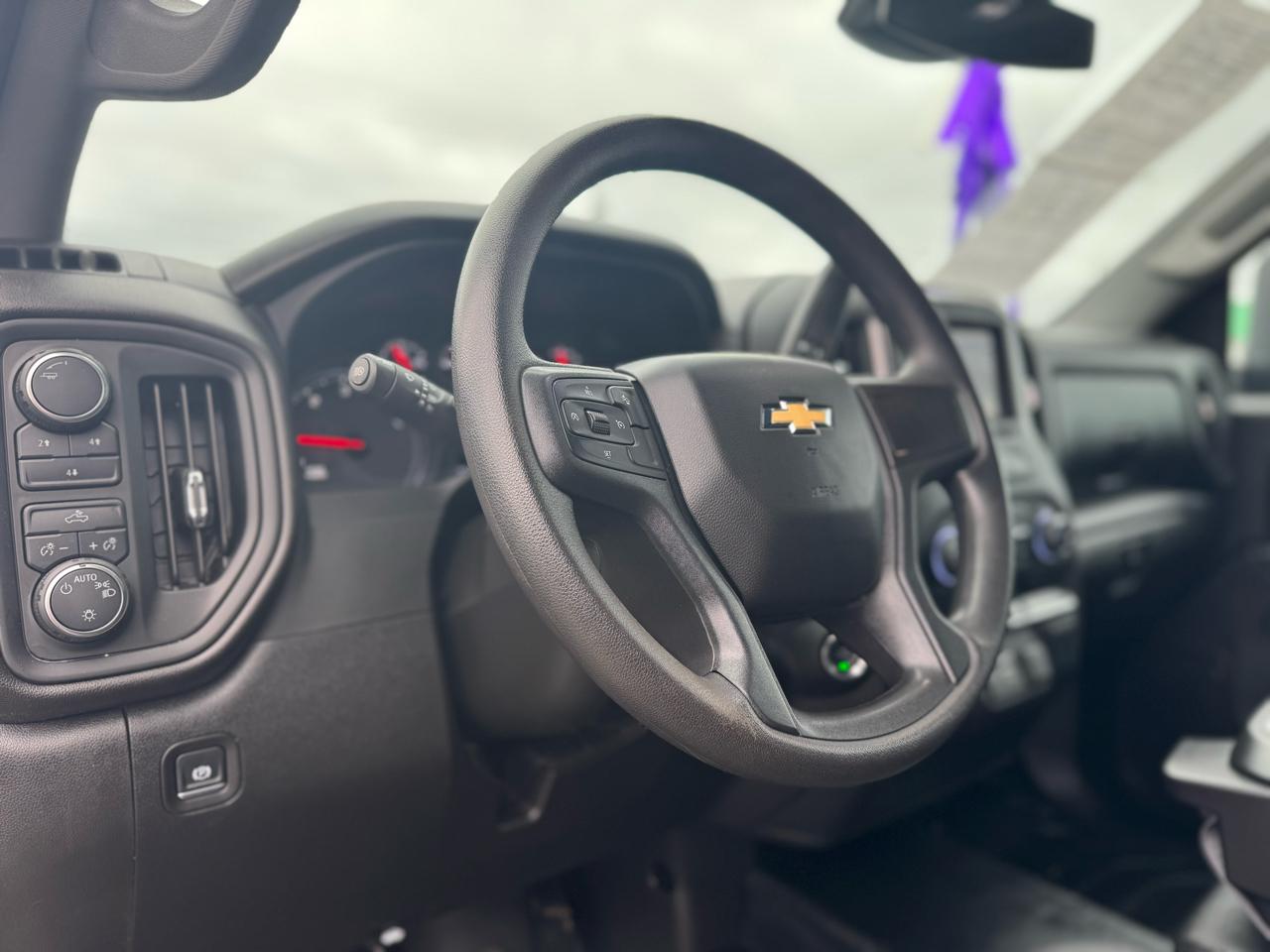 Chevrolet 3500 135.5" WB 2025