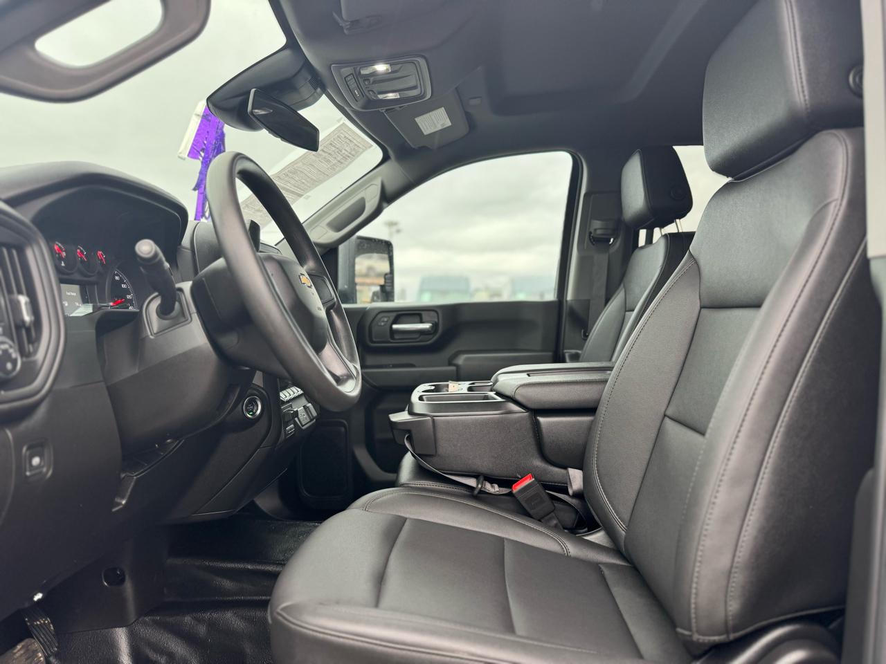 Chevrolet 3500 135.5" WB 2025