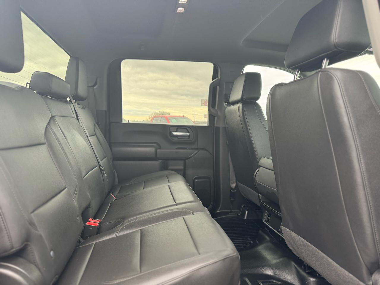 Chevrolet 3500 135.5" WB 2025